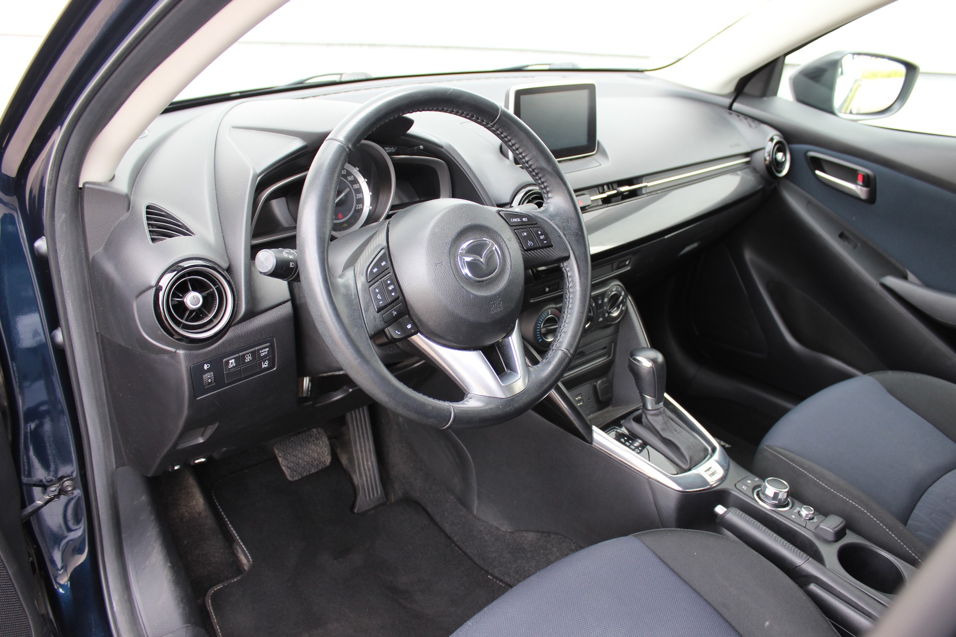 MAZDA 2 1.5i 16V Skyactiv-G Ambition Plus Drive-image-6