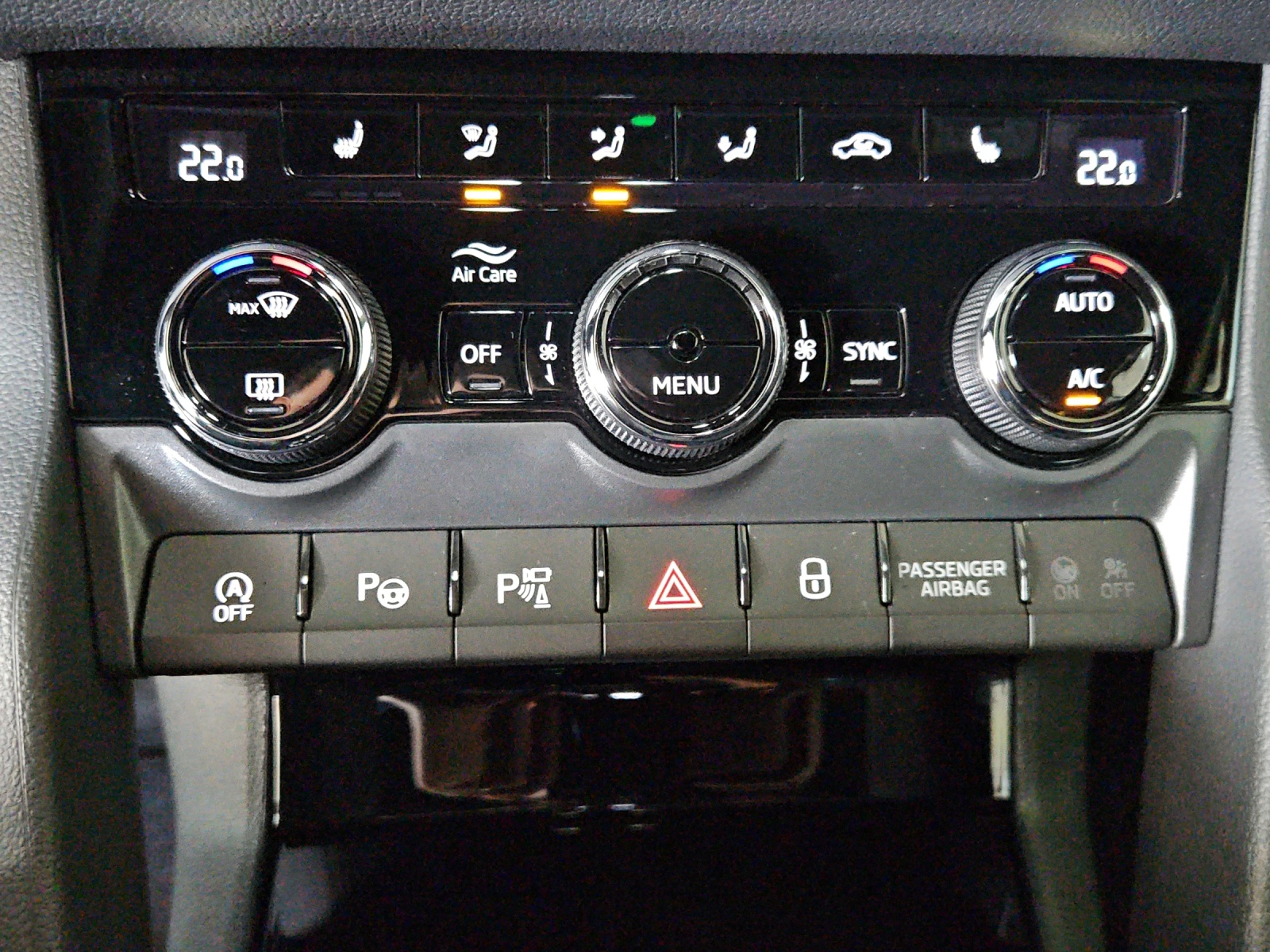 SKODA Karoq 1.5 TSI SportLine DSG-image-19