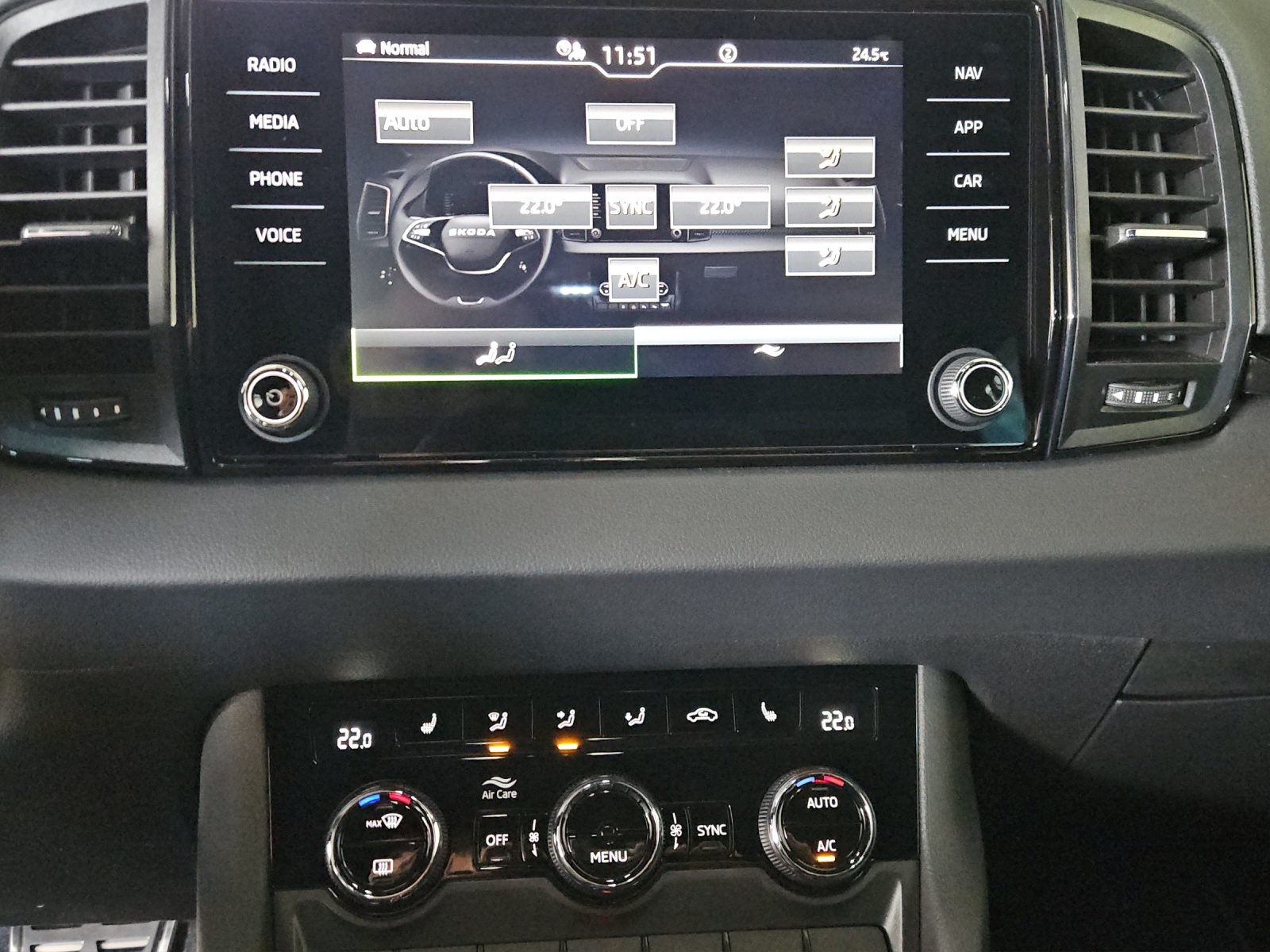 SKODA Karoq 1.5 TSI SportLine DSG-image-16