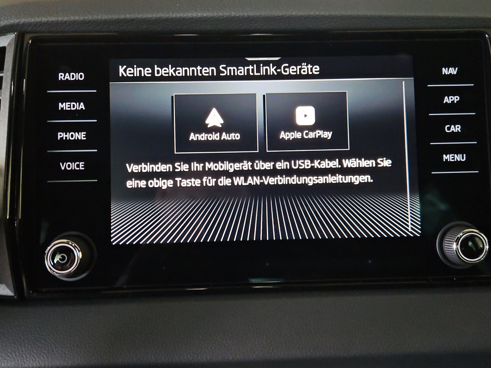 SKODA Karoq 1.5 TSI SportLine DSG-image-15