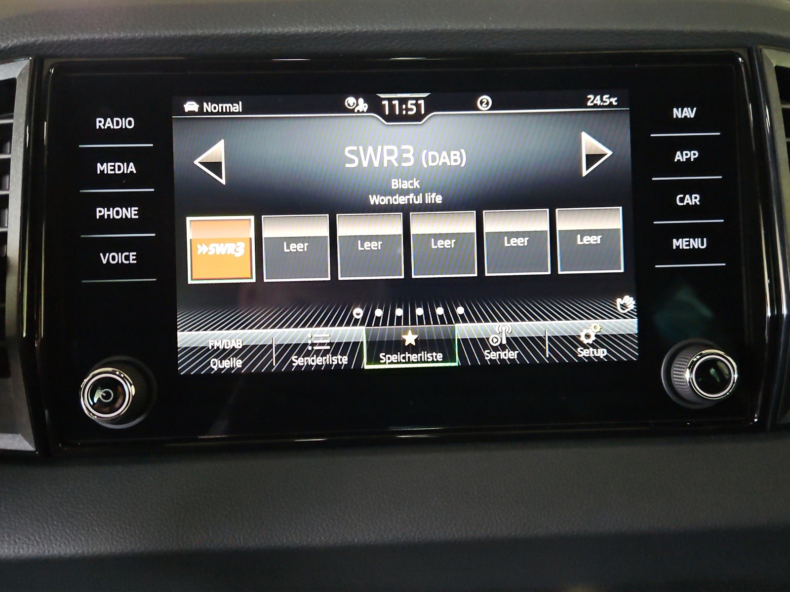 SKODA Karoq 1.5 TSI SportLine DSG-image-14