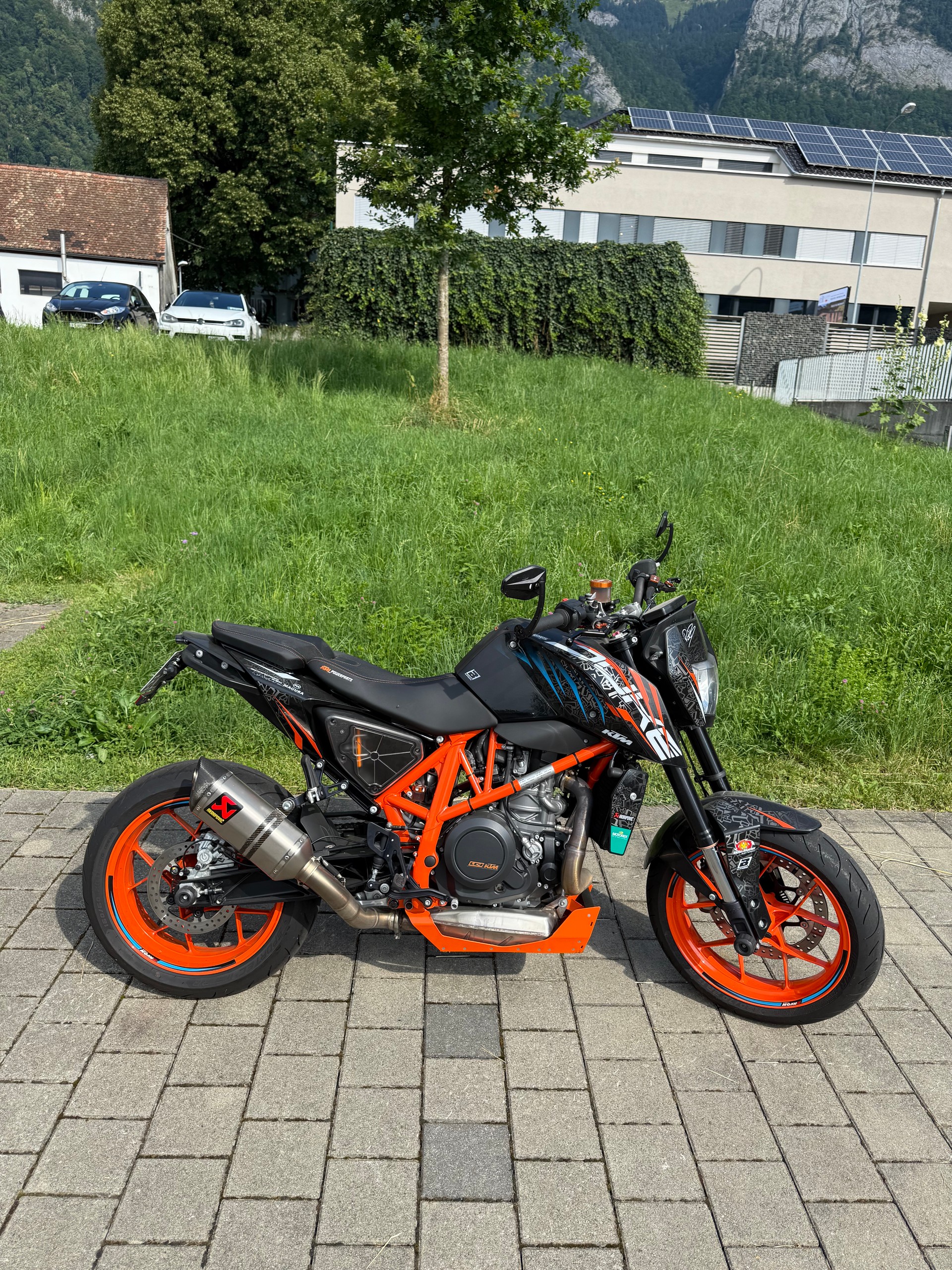 KTM 690 Duke R ABS-image-2