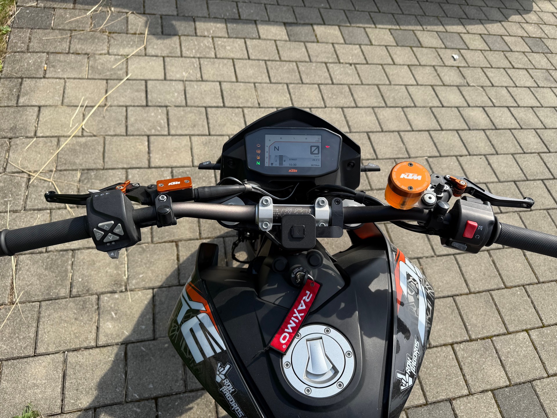 KTM 690 Duke R ABS-image-3