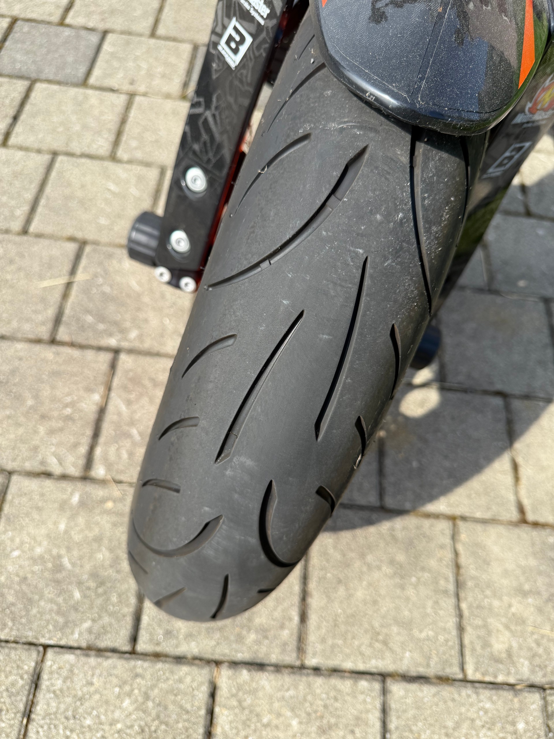 KTM 690 Duke R ABS-image-5