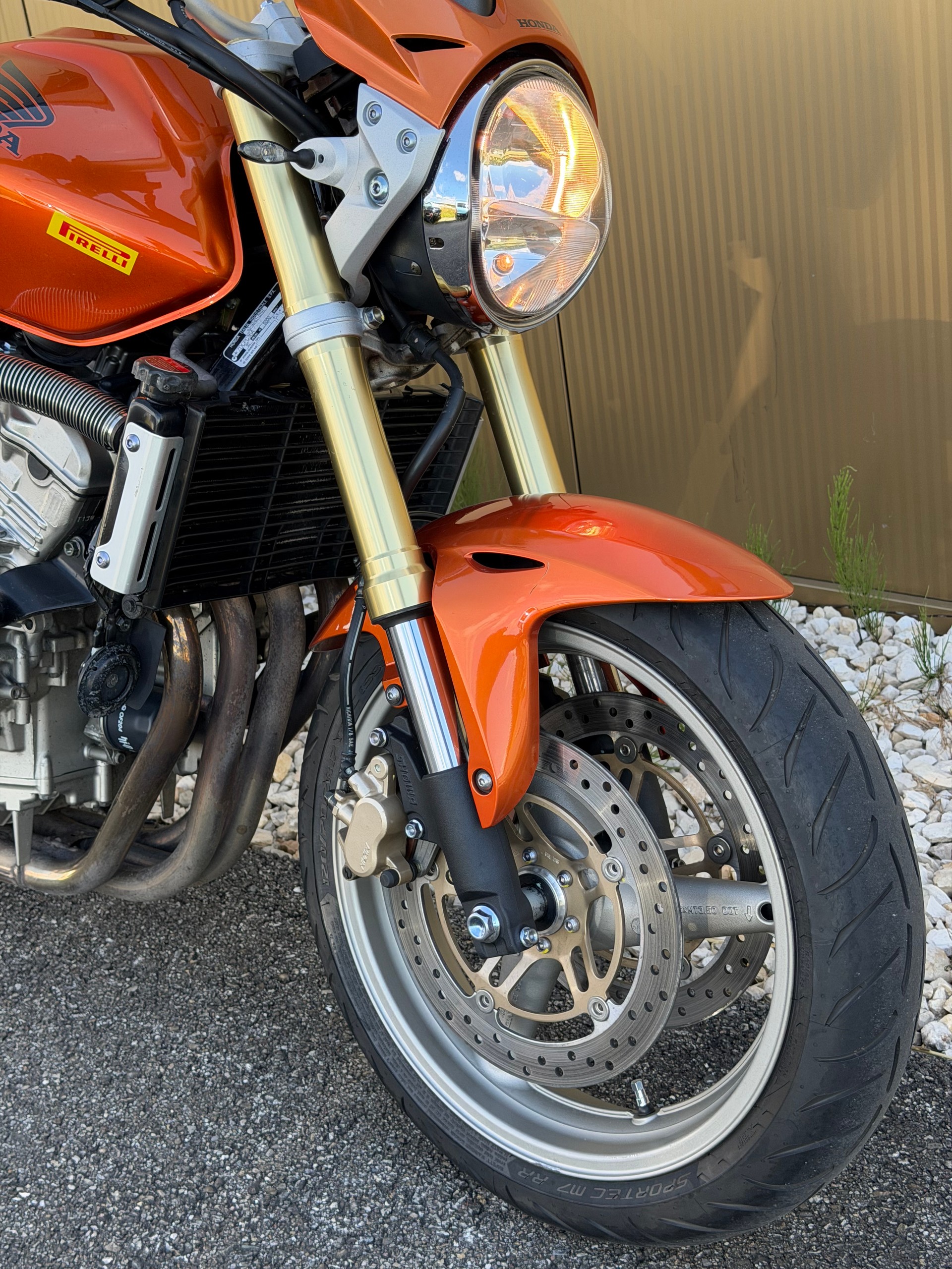 HONDA CB 600 F Hornet-image-1