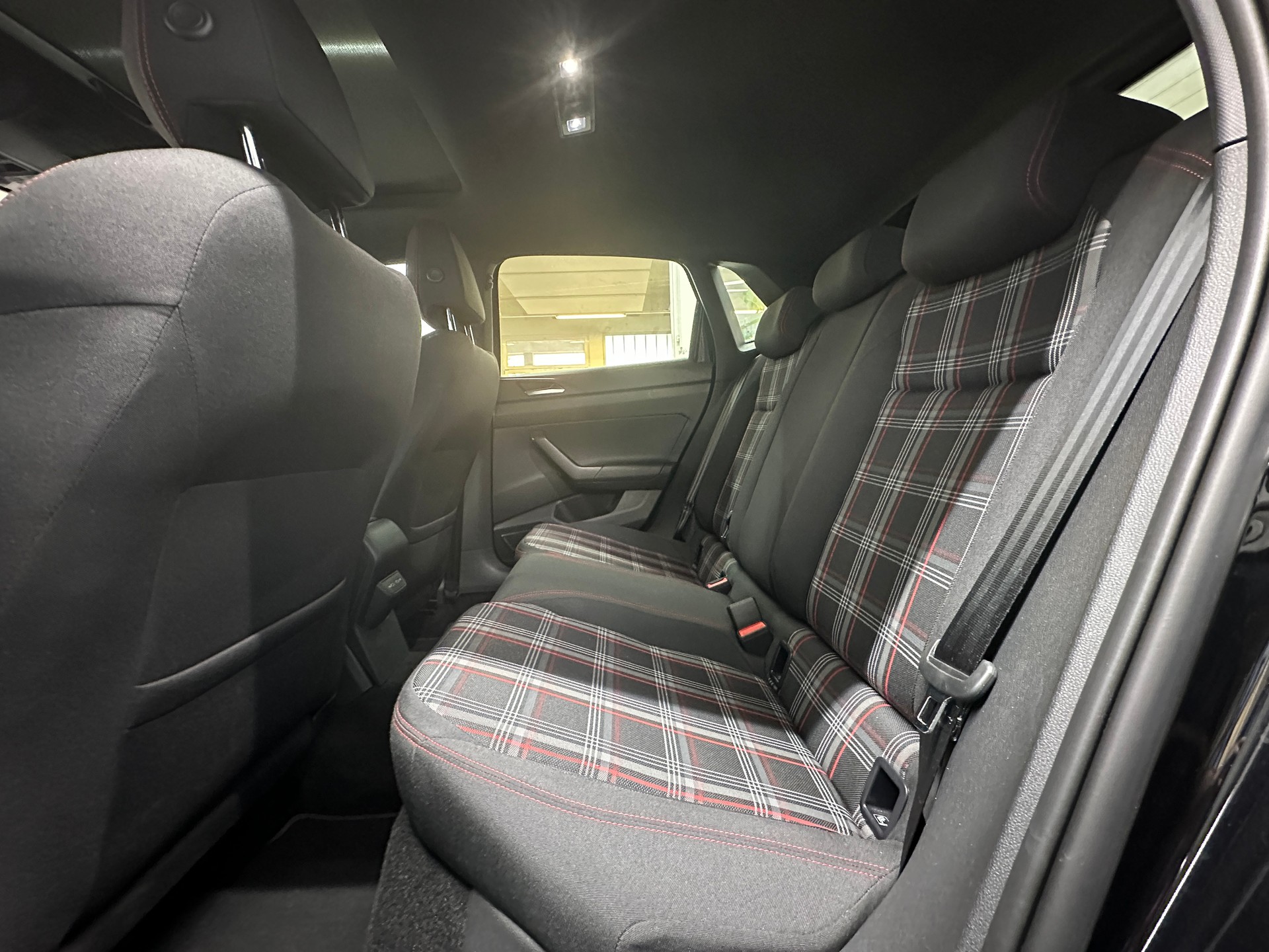 VW Polo 2.0 TSI GTI DSG-image-8