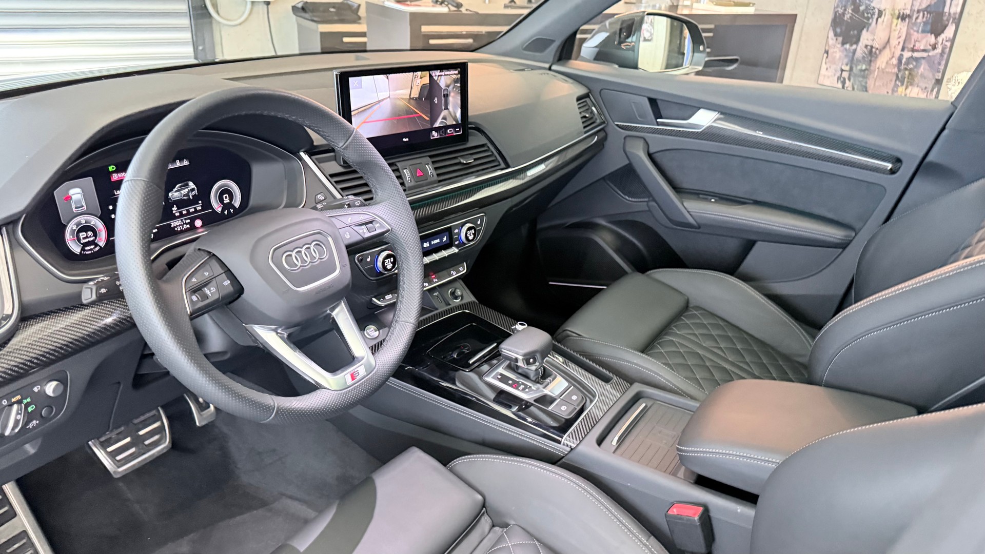 AUDI Q5 2.0 40 TDI S Line quattro S-Tronic-image-9