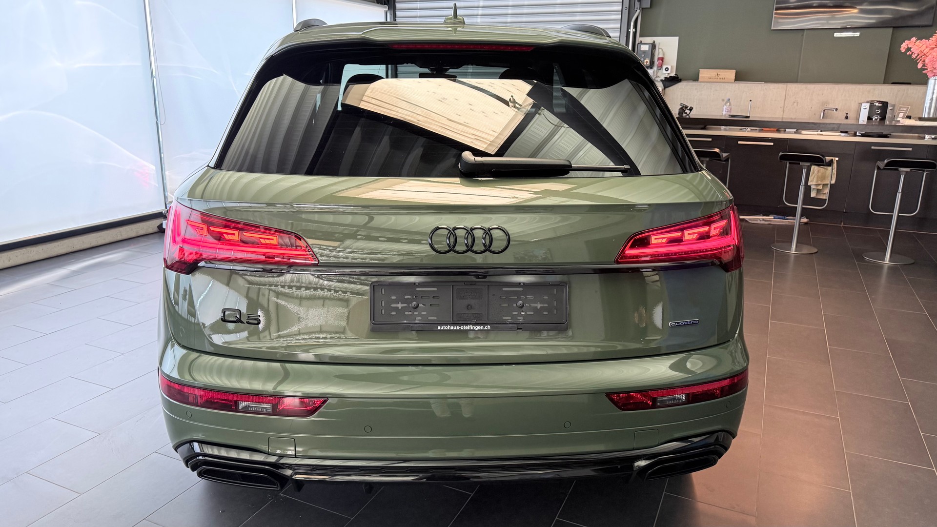 AUDI Q5 2.0 40 TDI S Line quattro S-Tronic-image-21