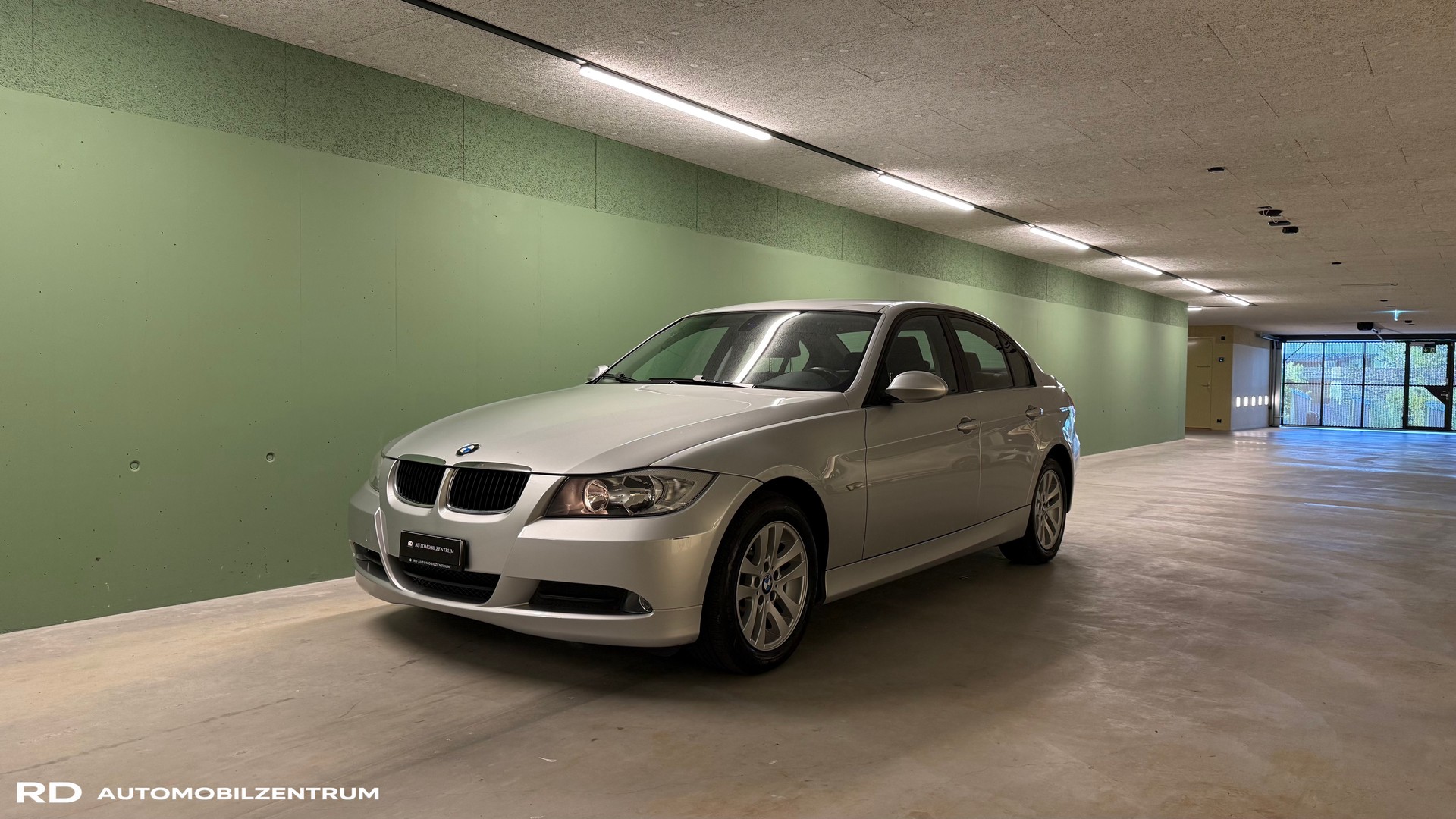 BMW 320i