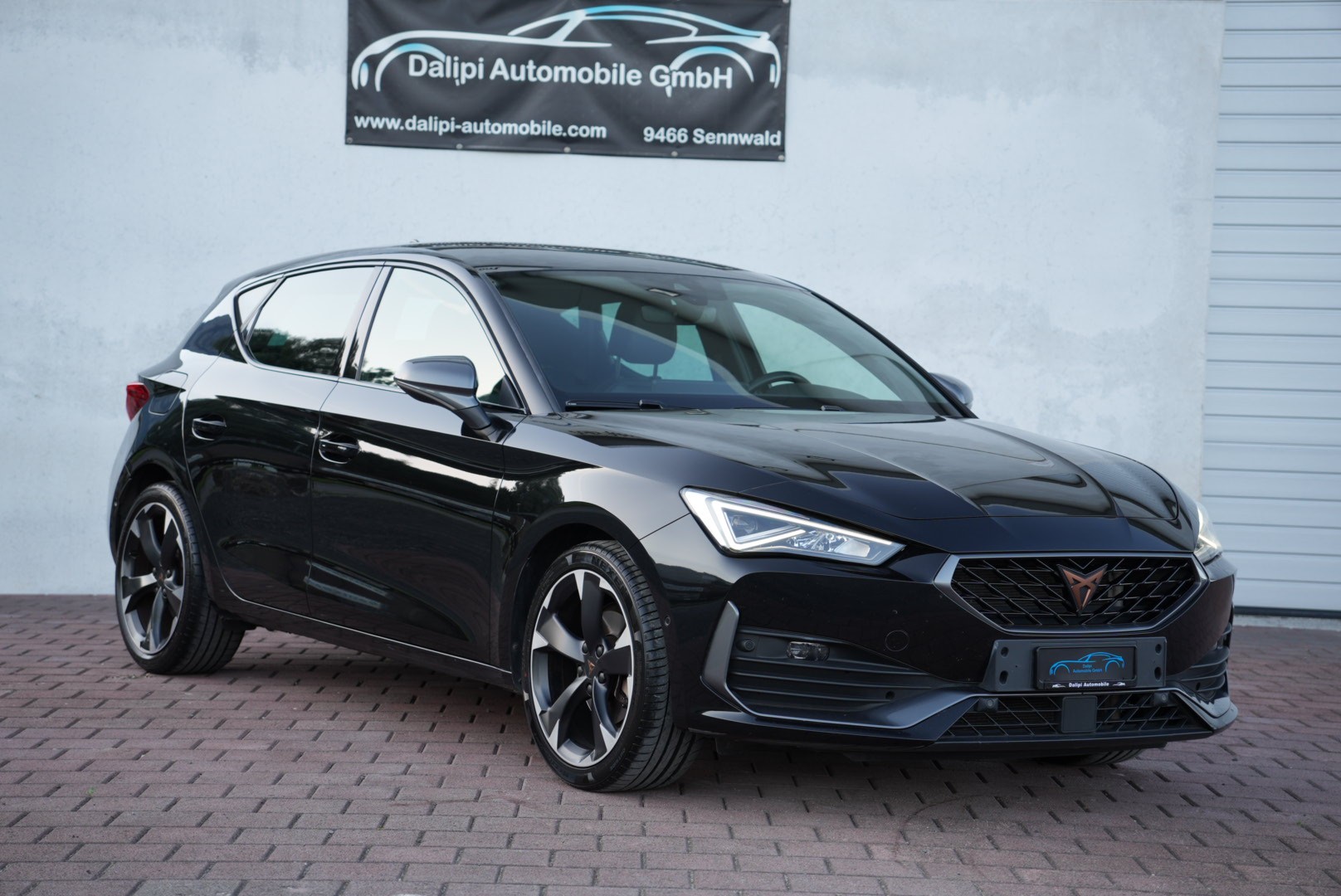 CUPRA 1.5 eTSI DSG-showroom-element-3