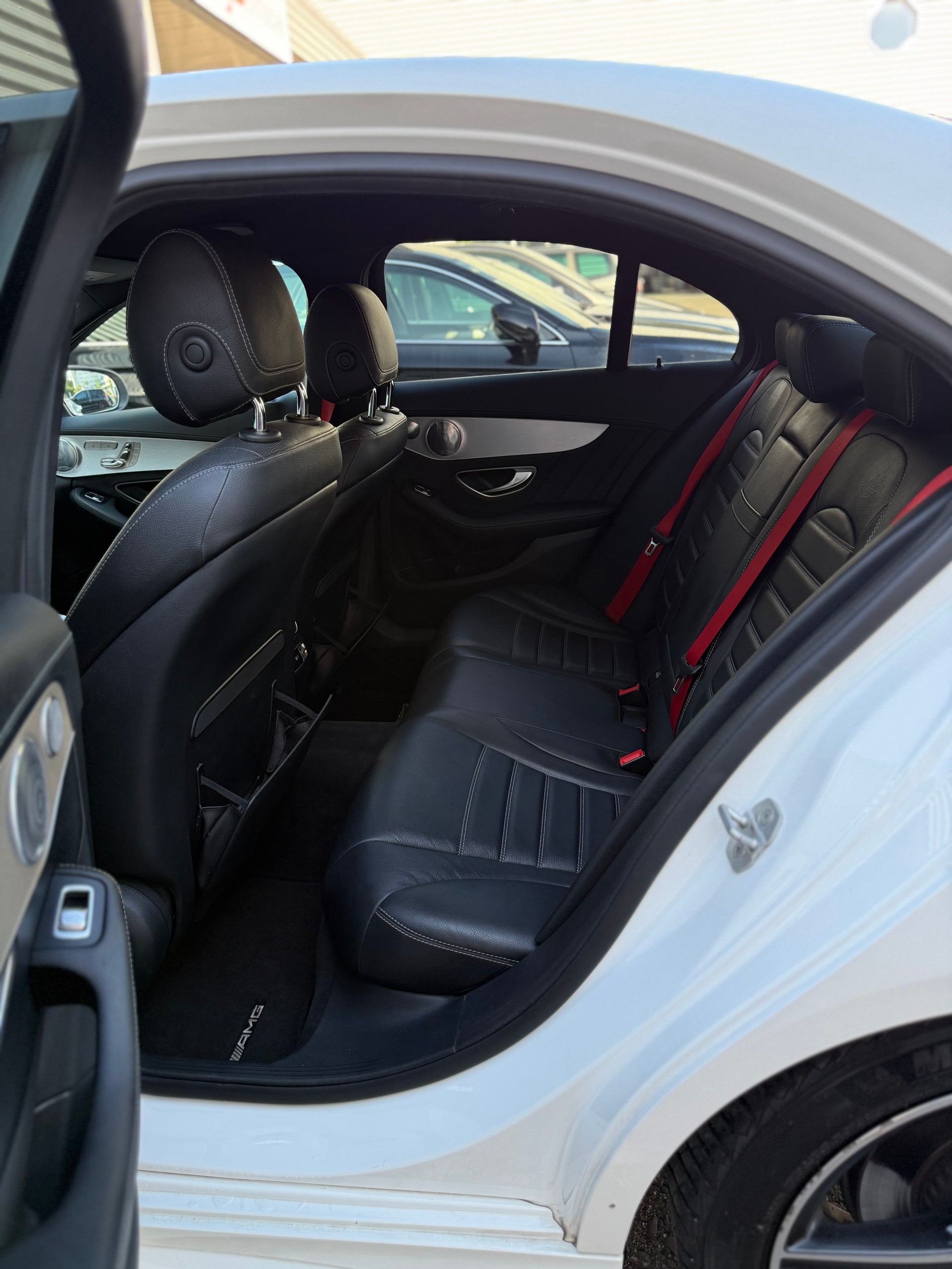 MERCEDES-BENZ C 250 BlueTEC AMG Line 4Matic 7G-Tronic-image-6