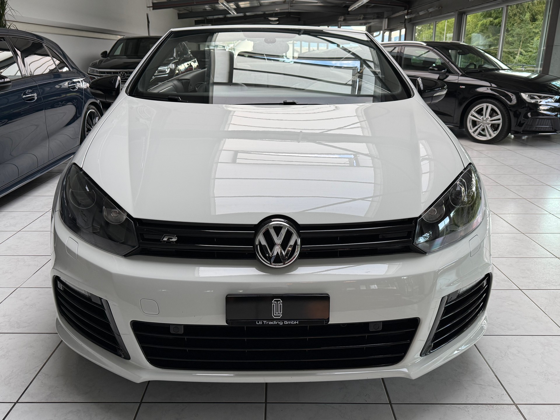VW Golf Cabrio 2.0 TSI R DSG * WHITE *-image-6