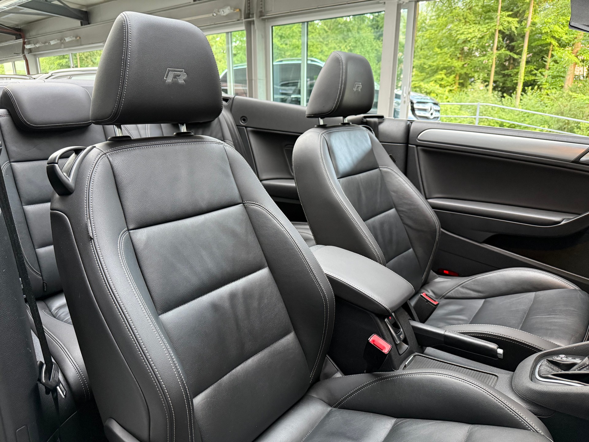 VW Golf Cabrio 2.0 TSI R DSG * WHITE *-image-7