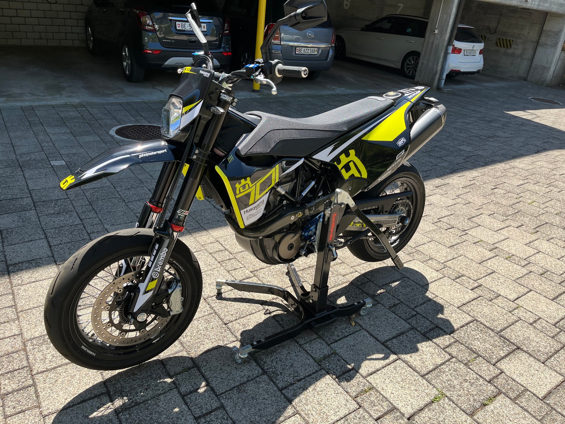 HUSQVARNA 701 Supermoto-image-1