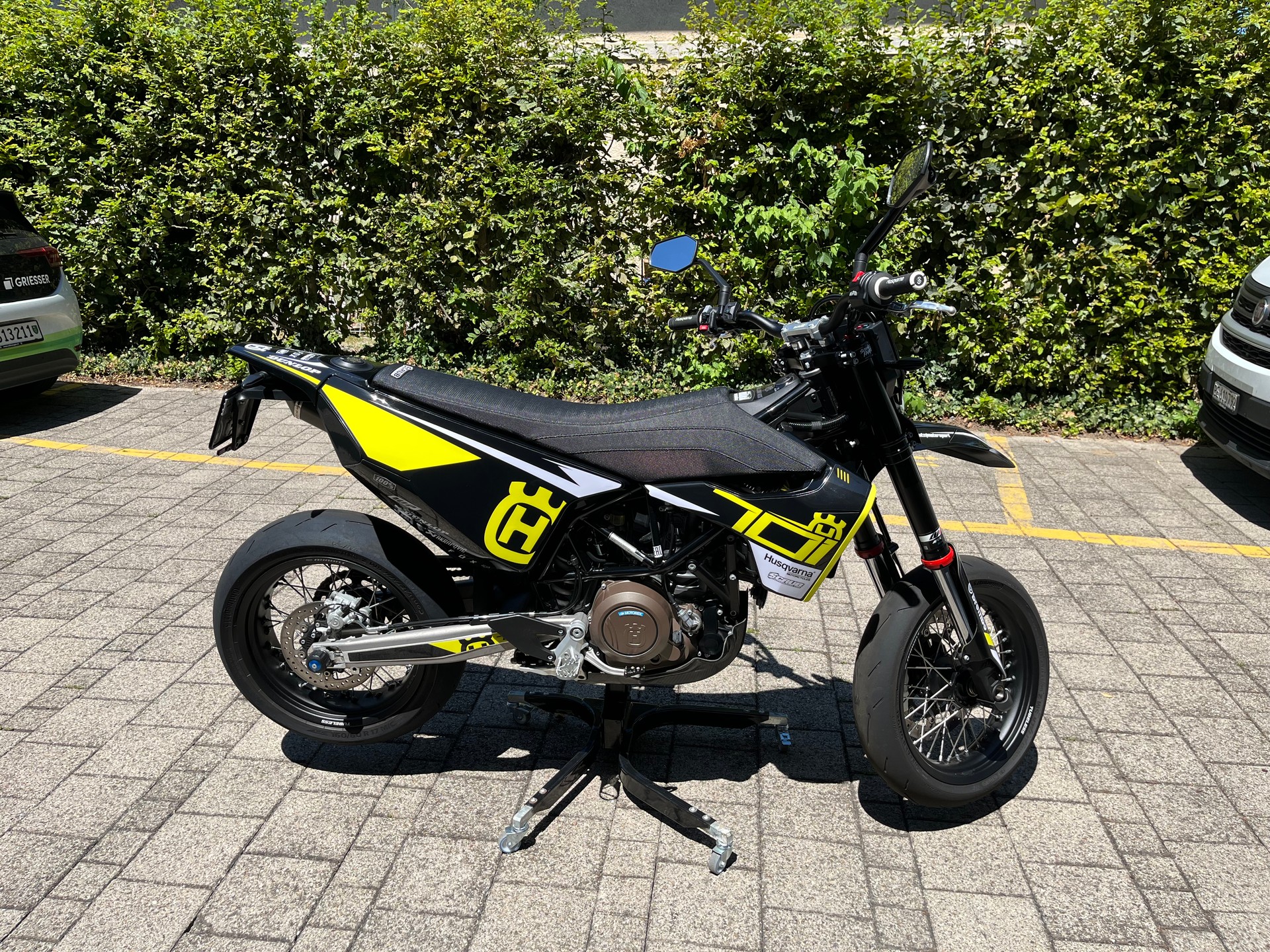 HUSQVARNA 701 Supermoto-image-0