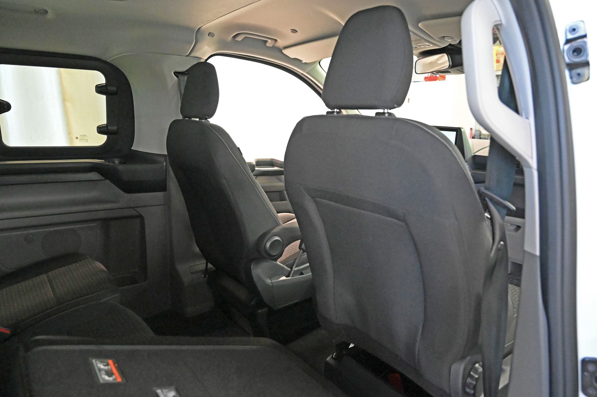 FORD Transit Custom Combi 320 L2H1 Trend Automat **AHK 3.5T**-image-20