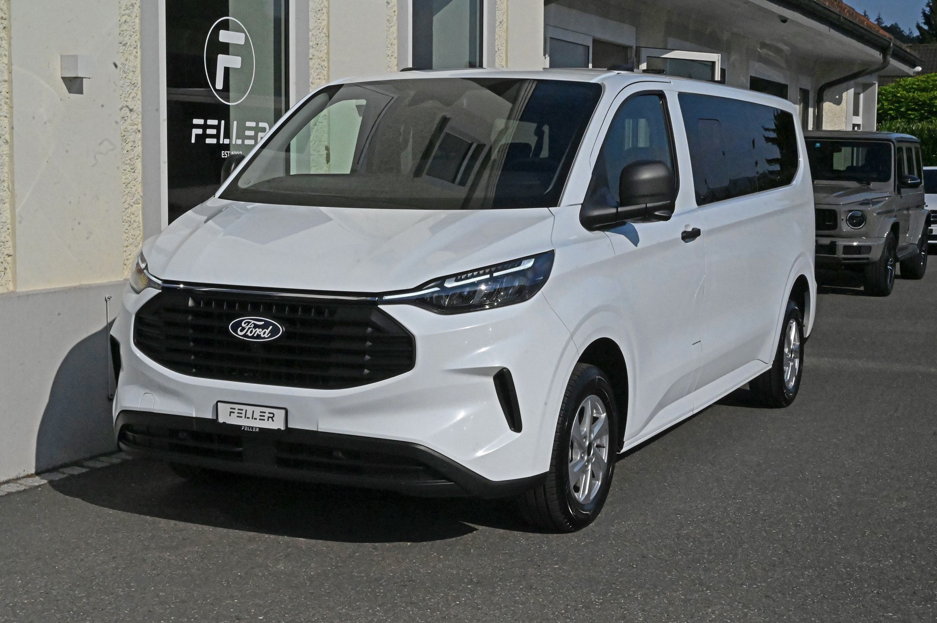FORD Transit Custom Combi 320 L2H1 Trend Automat **AHK 3.5T**-showroom-element-1