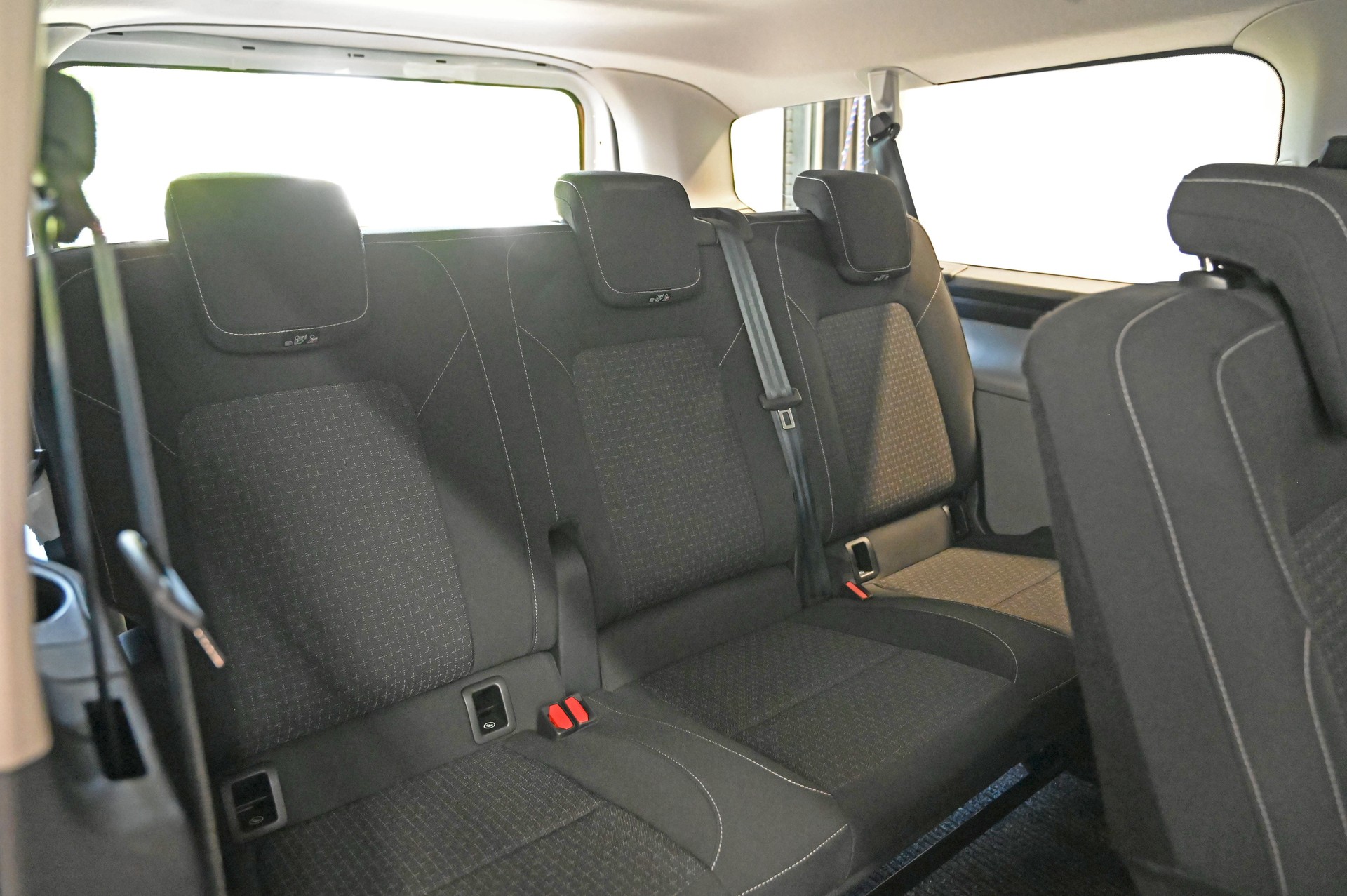 FORD Transit Custom Combi 320 L2H1 Trend Automat **AHK 3.5T**-image-17