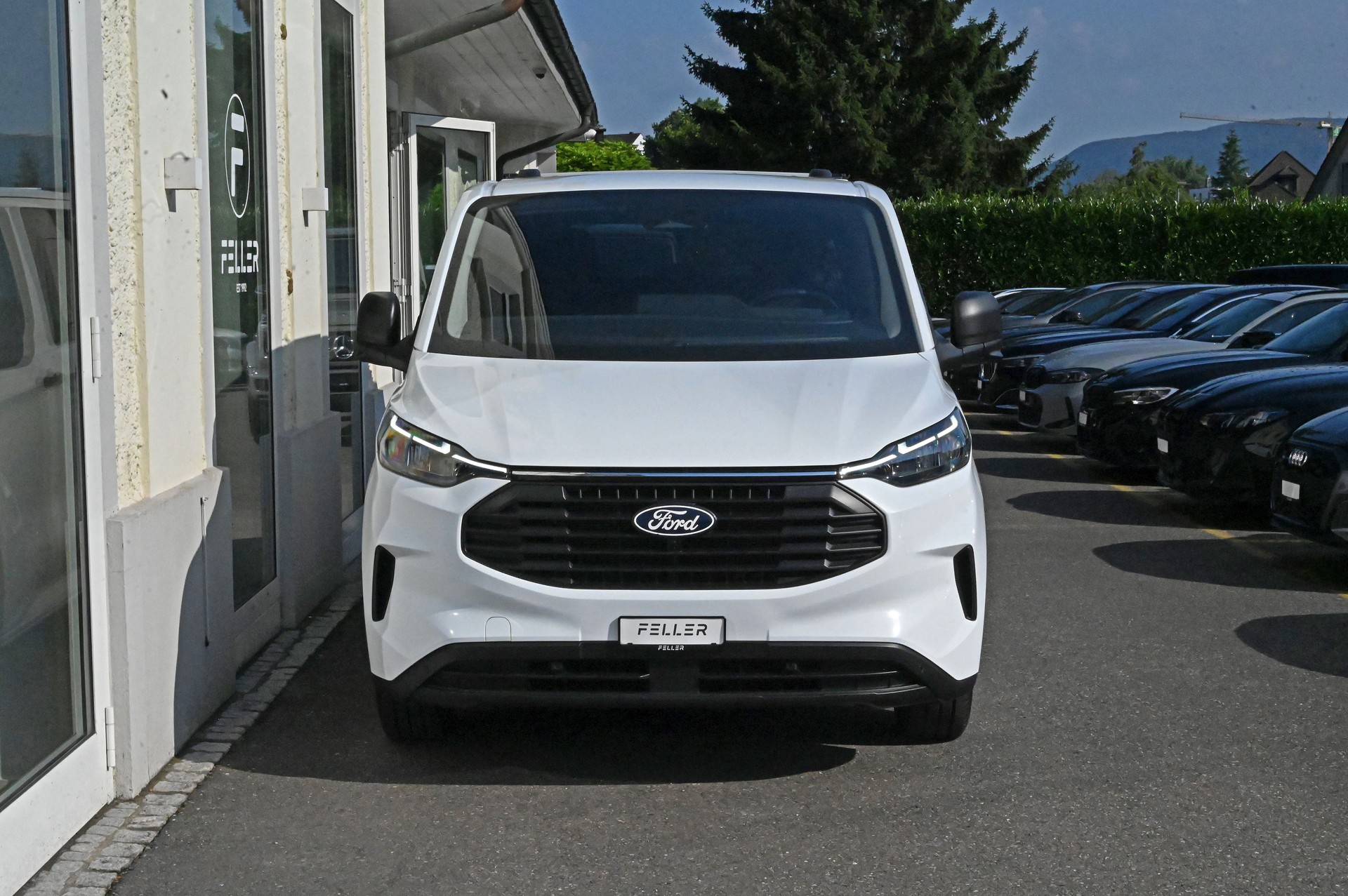 FORD Transit Custom Combi 320 L2H1 Trend Automat **AHK 3.5T**-showroom-element-2