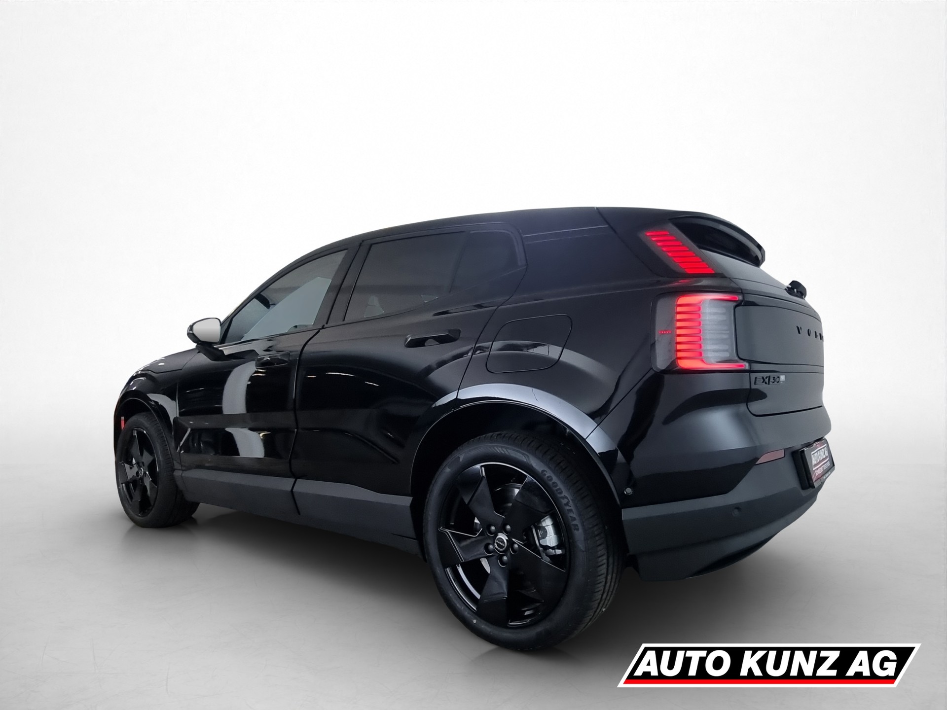 VOLVO EX 30 Twin Motor Performance Plus AWD-showroom-element-3