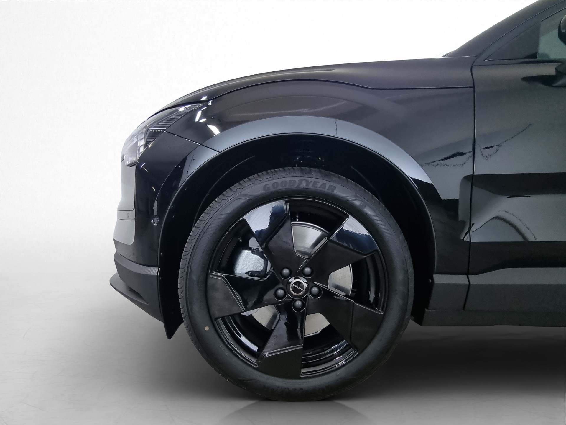 VOLVO EX 30 Twin Motor Performance Plus AWD-image-15