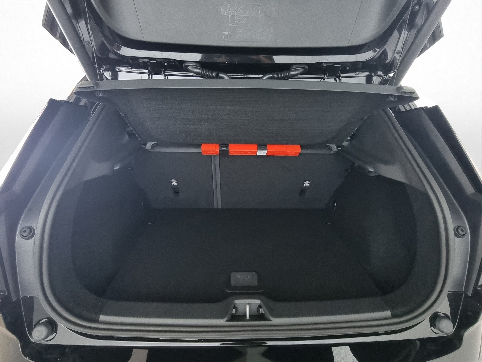 VOLVO EX 30 Twin Motor Performance Plus AWD-image-14