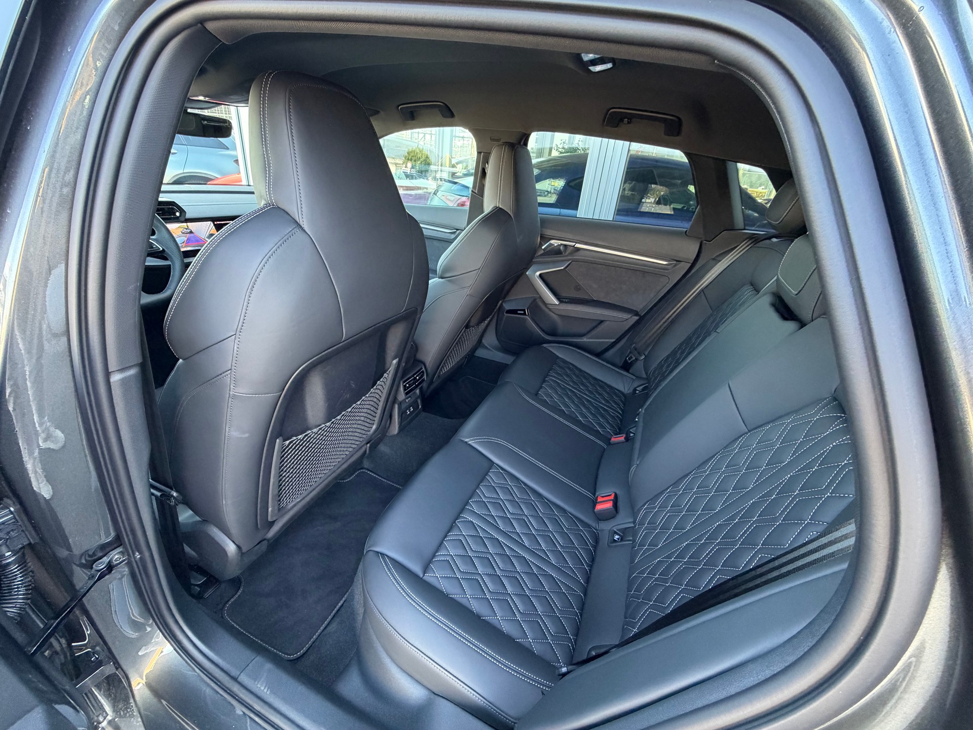 AUDI S3 Sportback TFSI quattro S-tronic-image-11