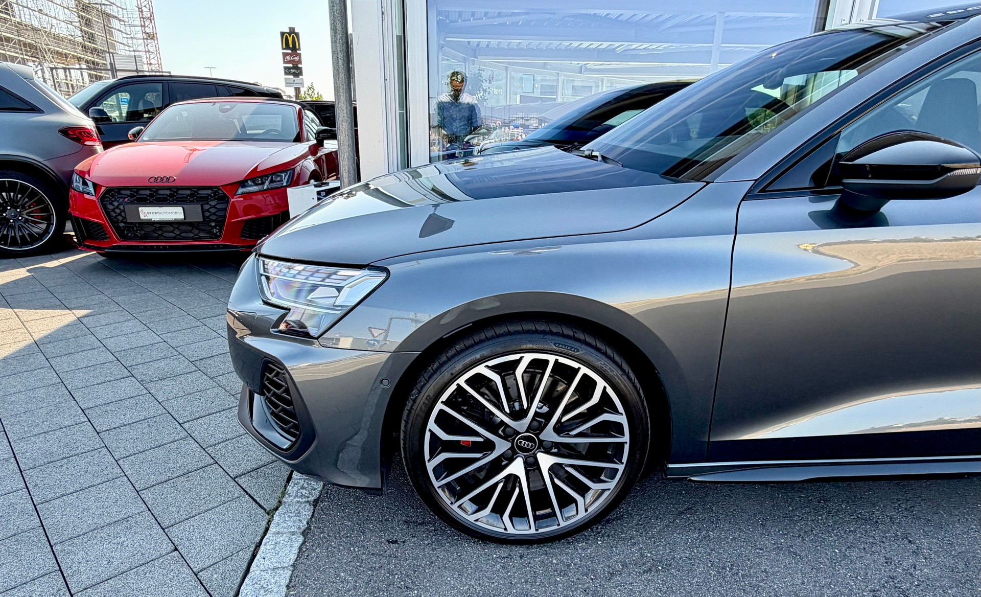 AUDI S3 Sportback TFSI quattro S-tronic-image-4