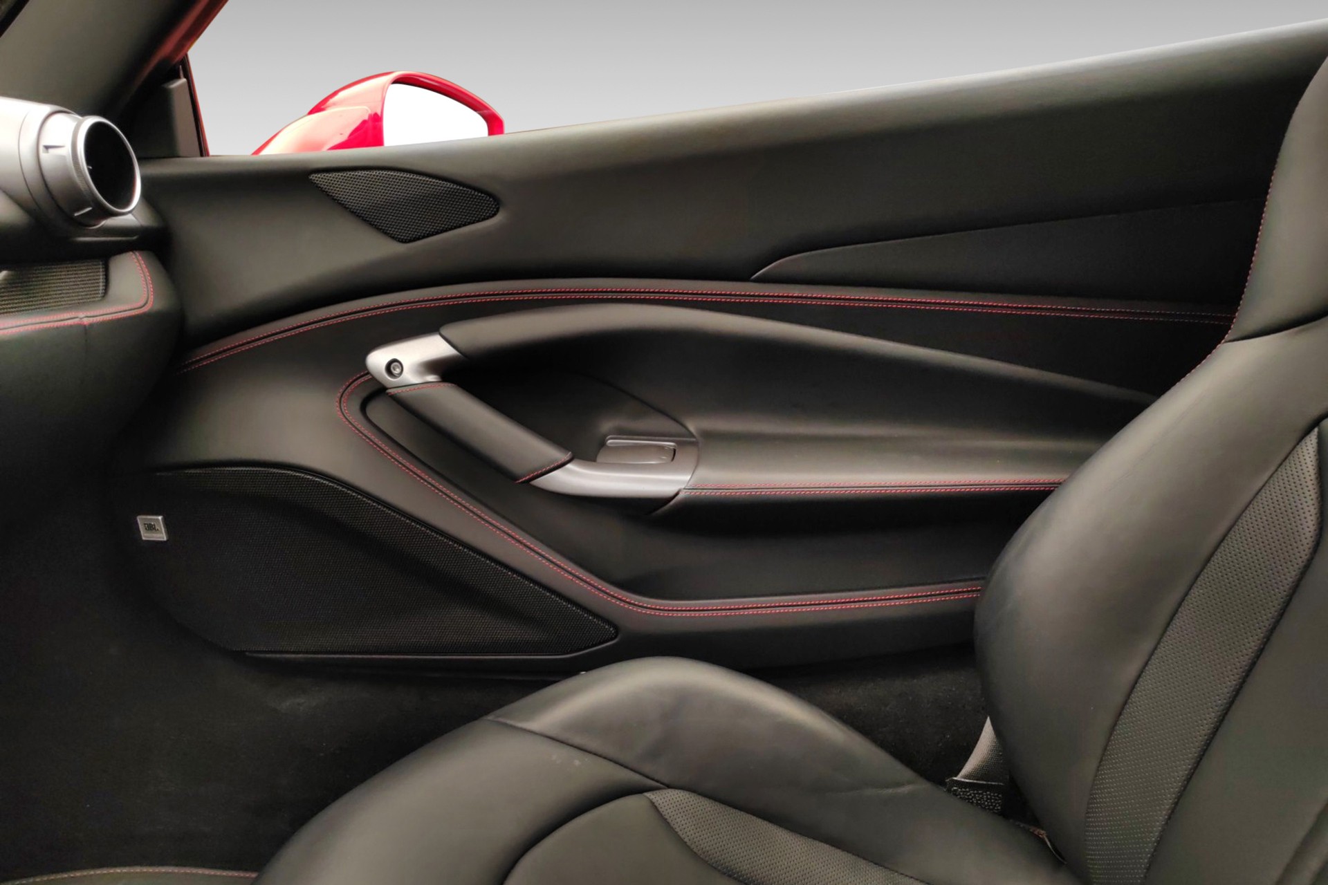 FERRARI F8 Tributo-image-17