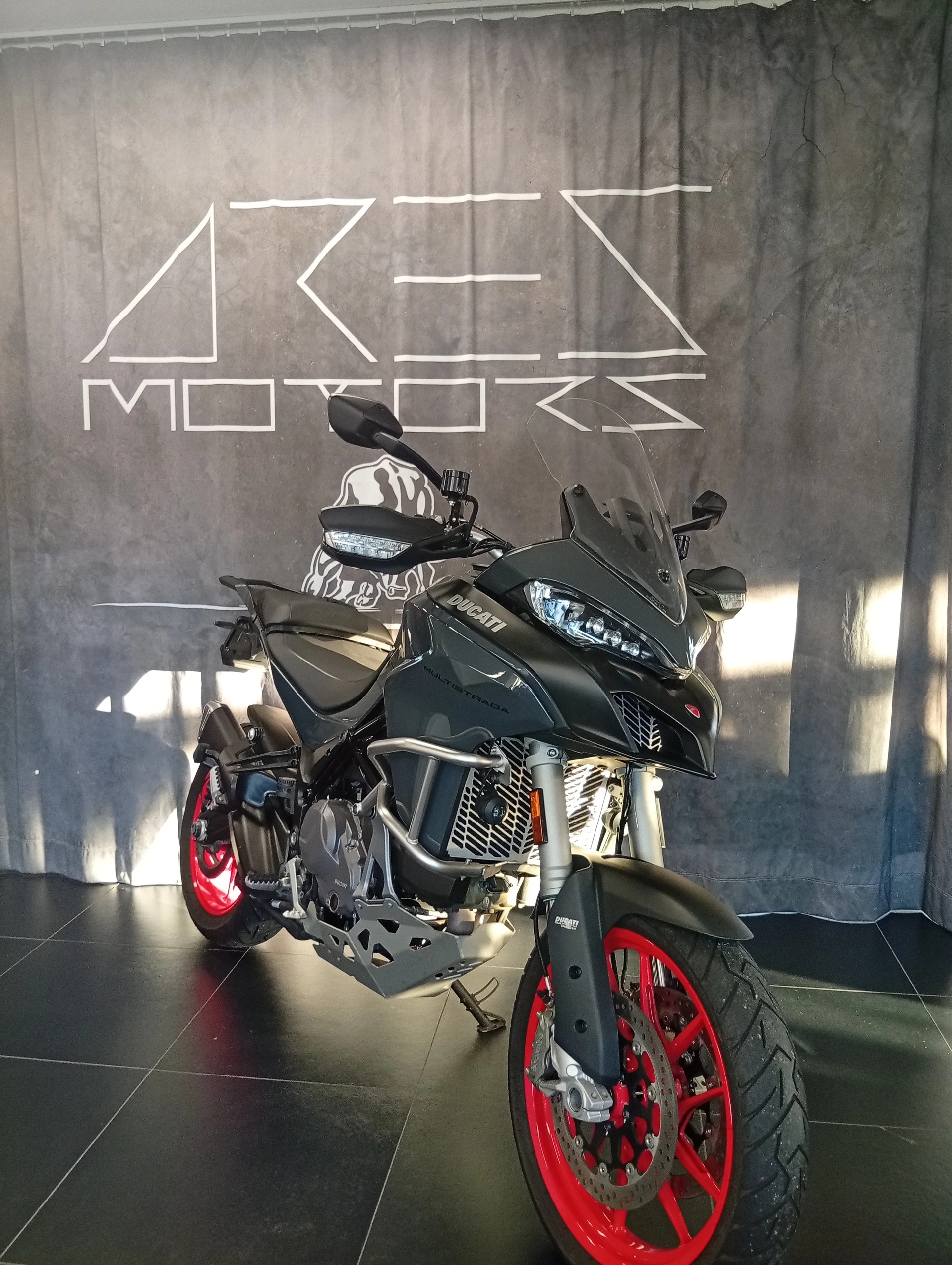 DUCATI Multistrada V2 S Touring-image-1