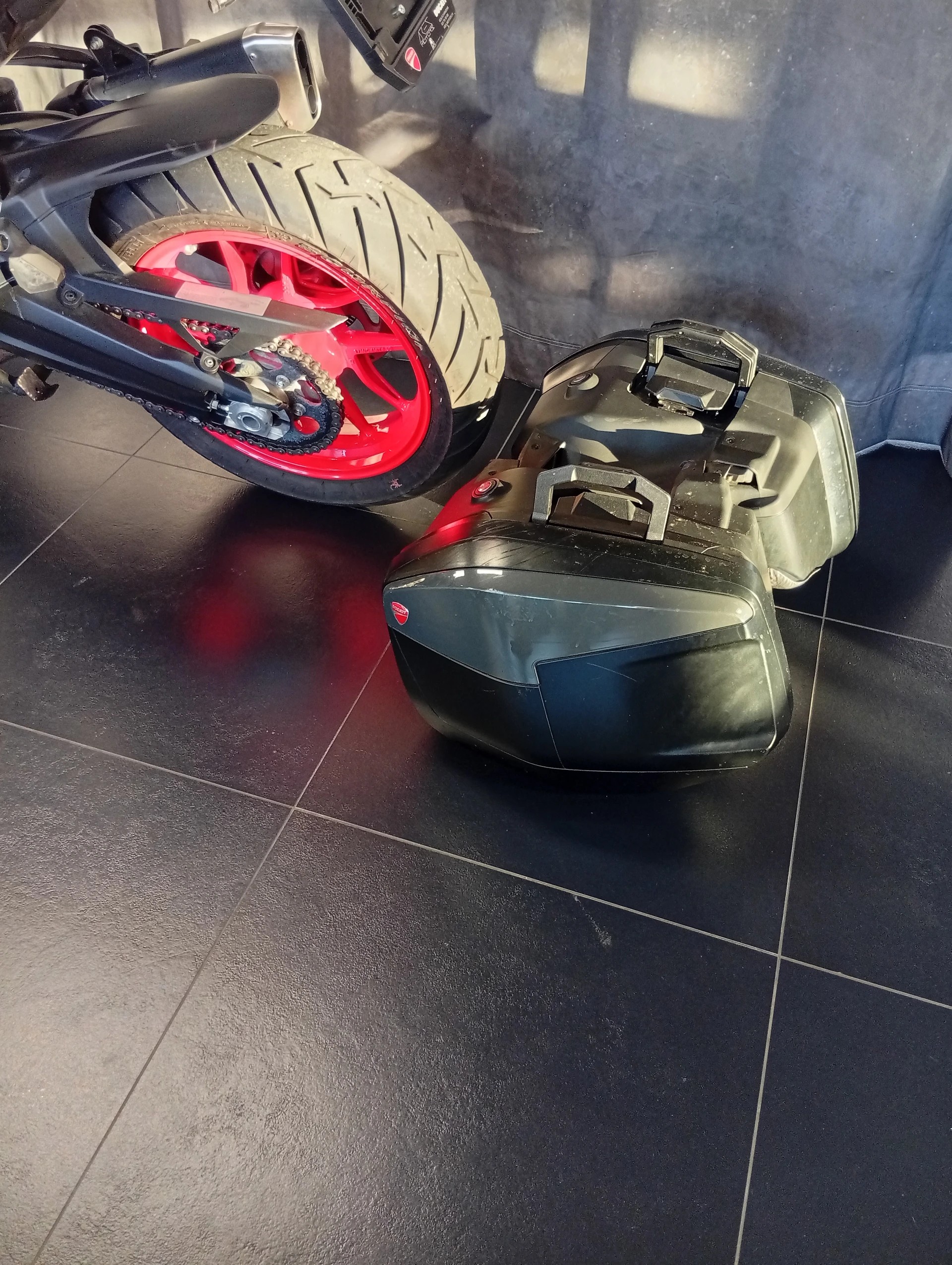 DUCATI Multistrada V2 S Touring-image-10
