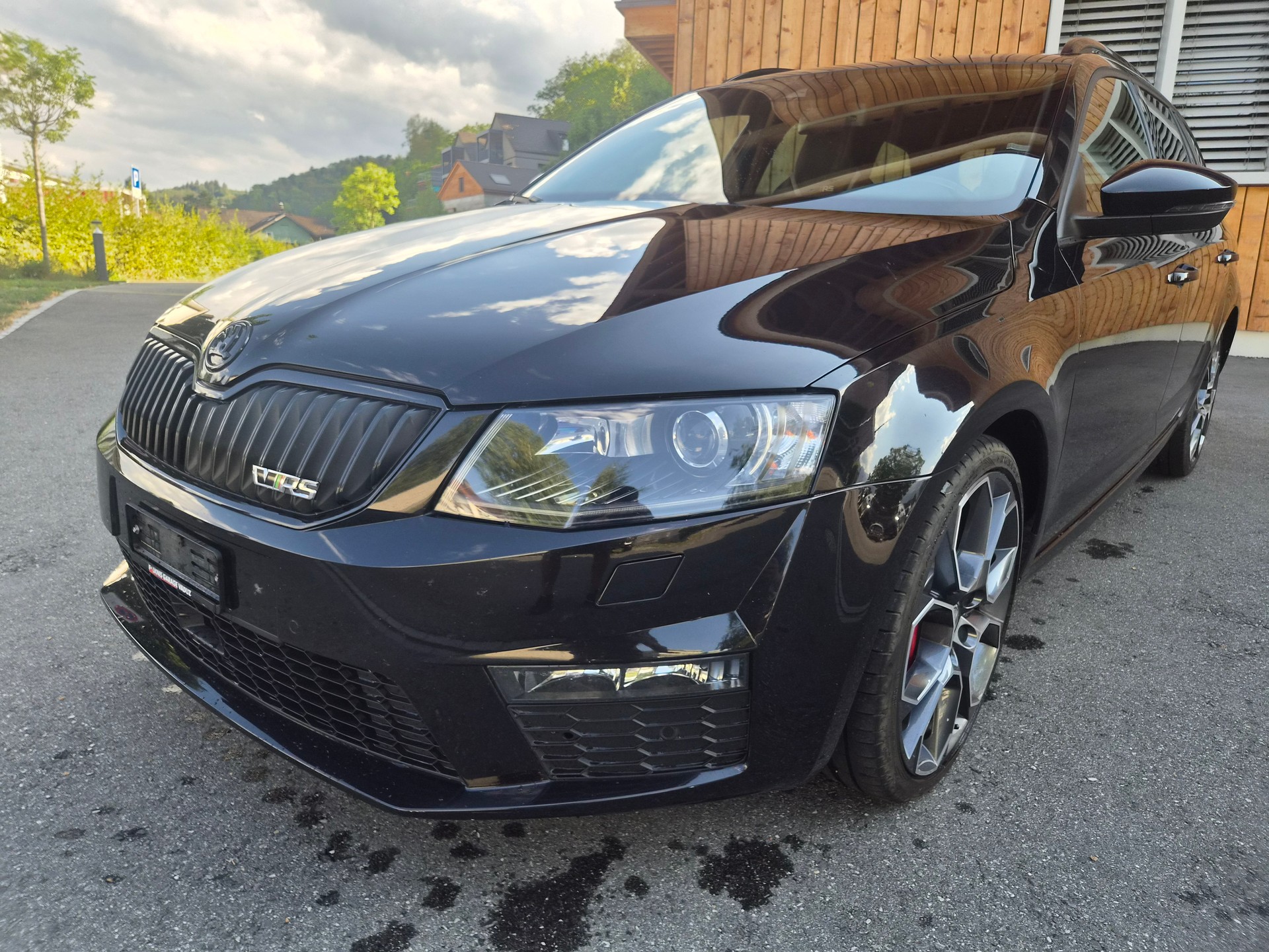 SKODA Octavia Combi 2.0 TSI RS 230 DSG-image-2