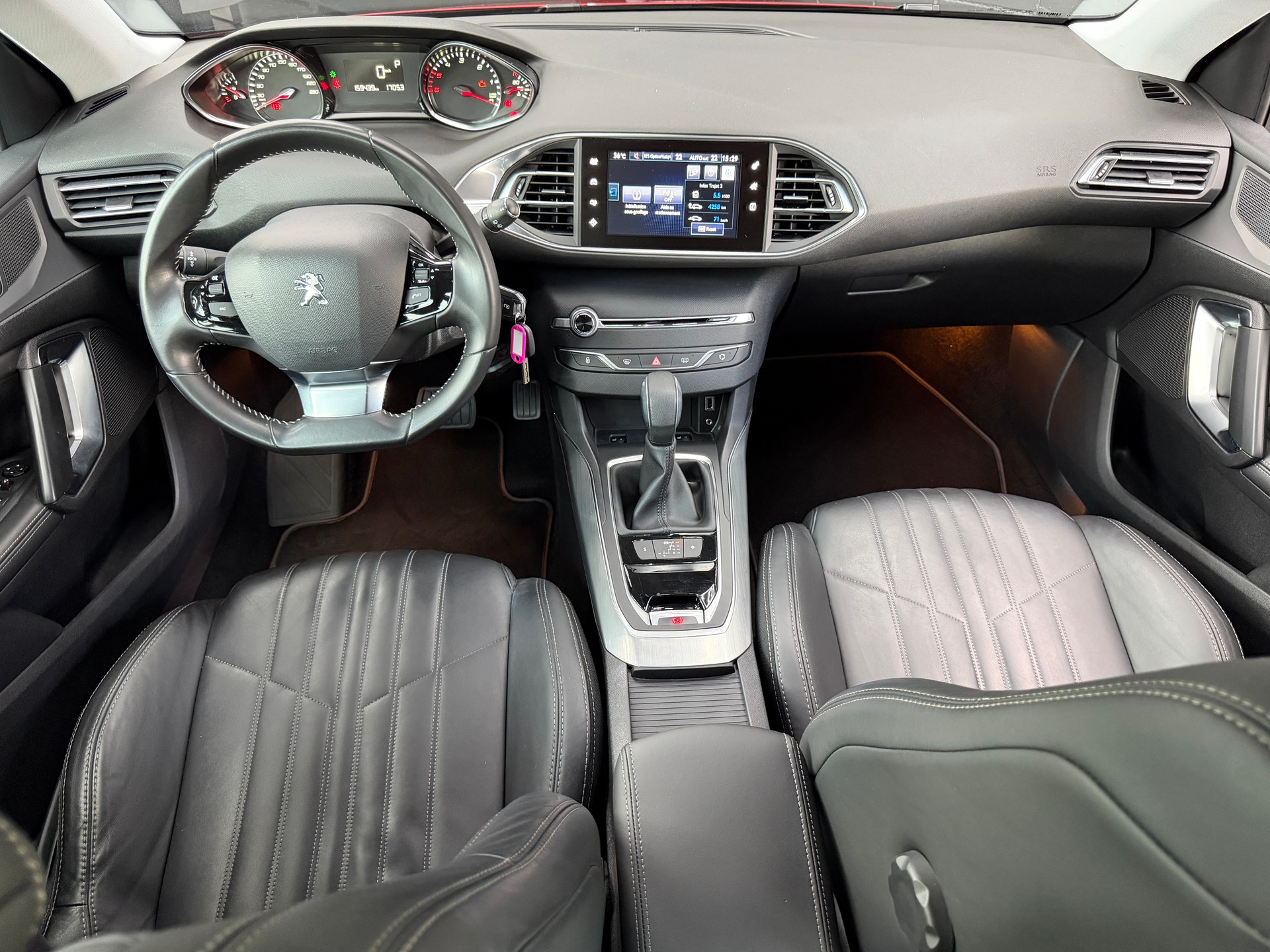 PEUGEOT 308 2.0 BlueHDI Féline Automatic-image-10