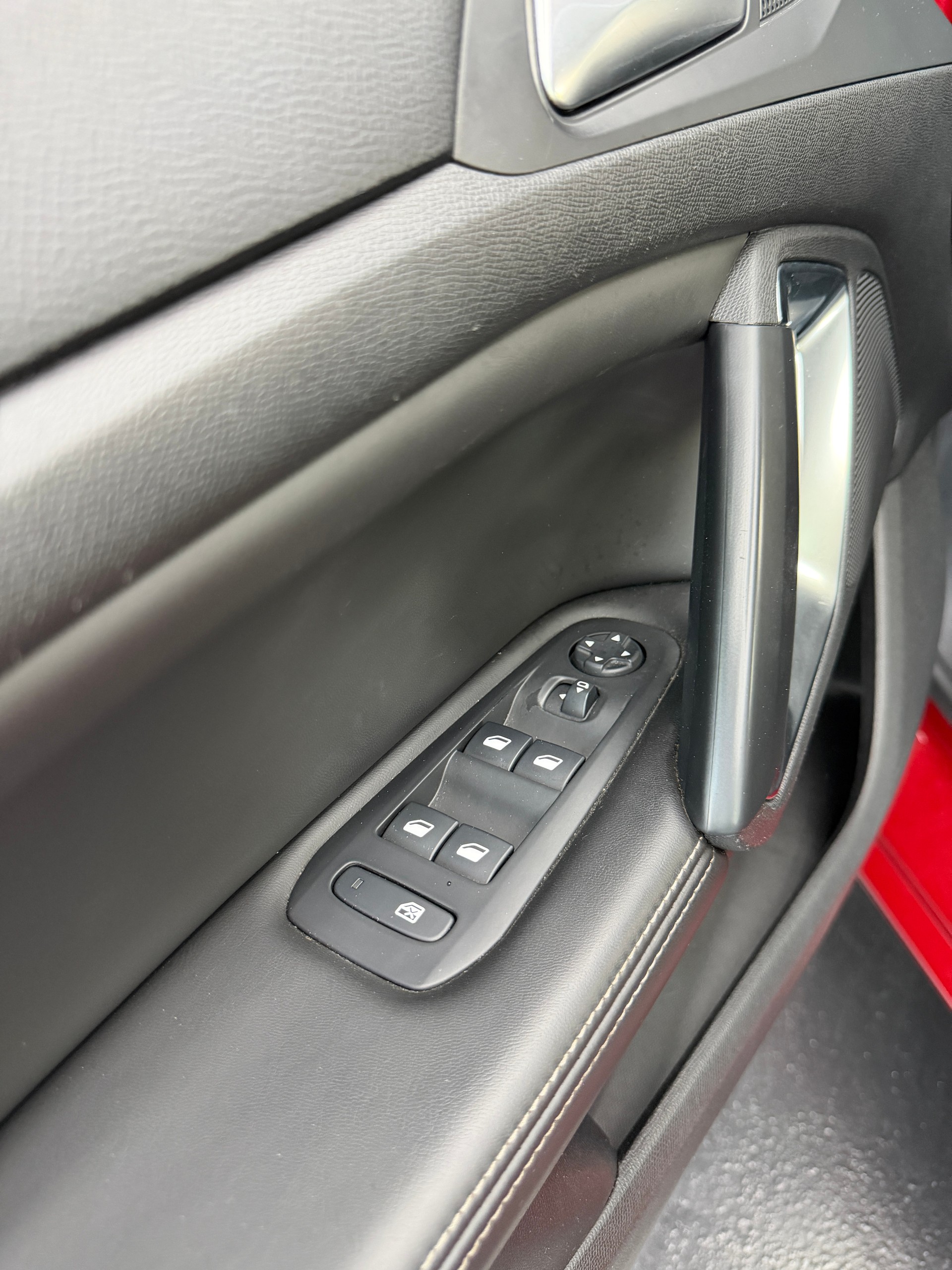 PEUGEOT 308 2.0 BlueHDI Féline Automatic-image-12
