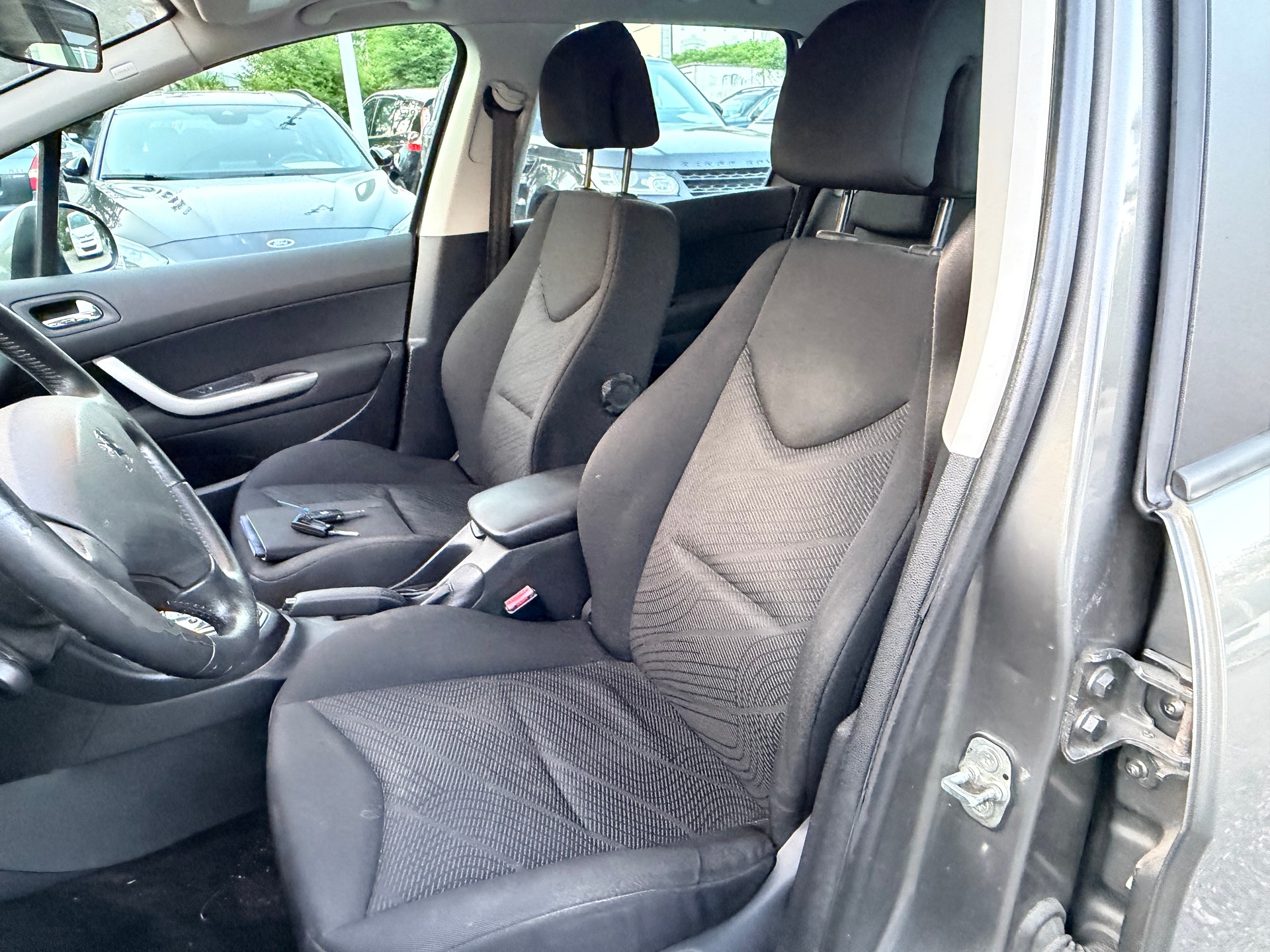 PEUGEOT 308 SW 1.6 16V VTI Sport Automatic-image-11