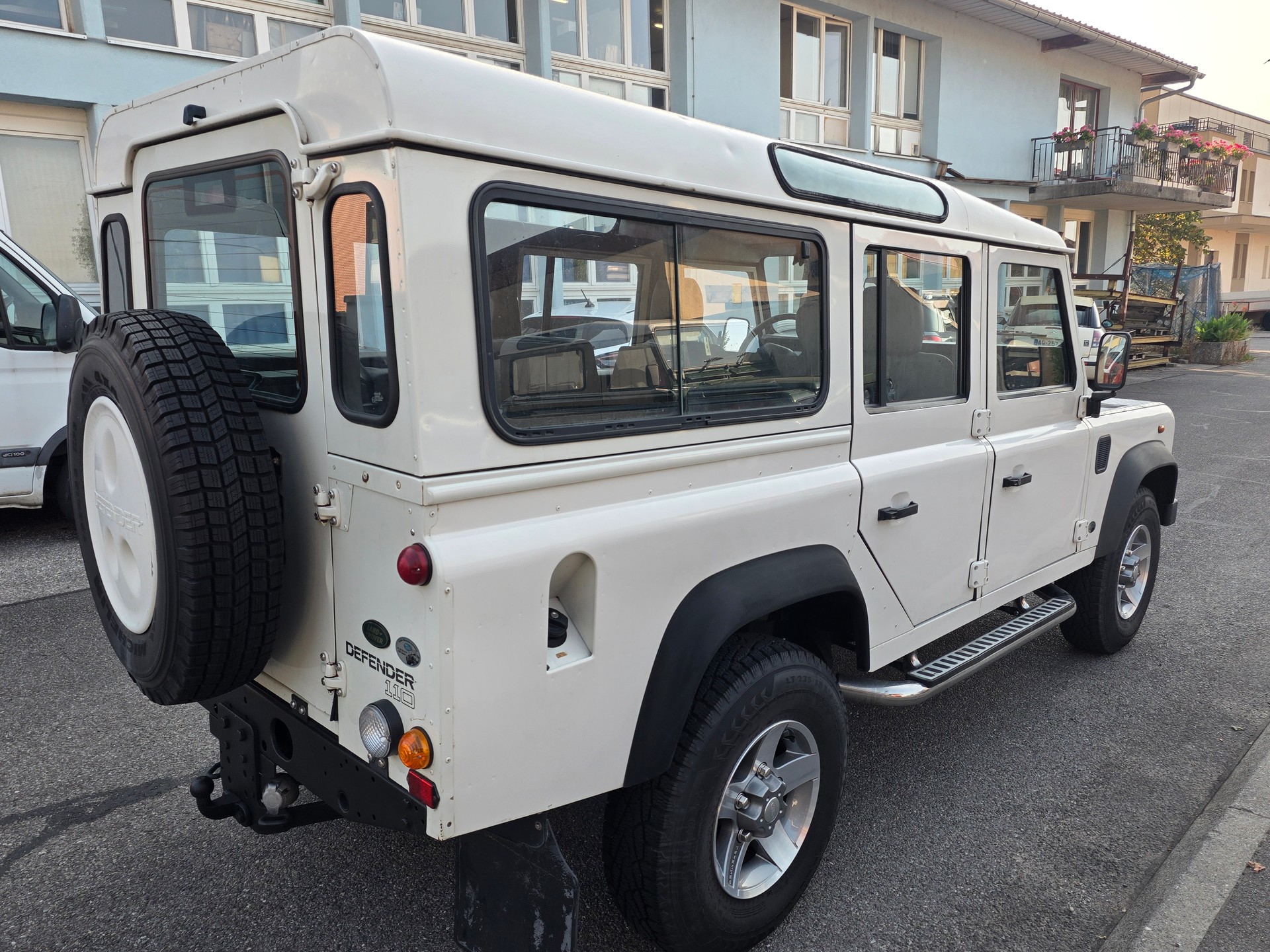 LAND ROVER Defender 110 SW 2.5 Td5-image-2