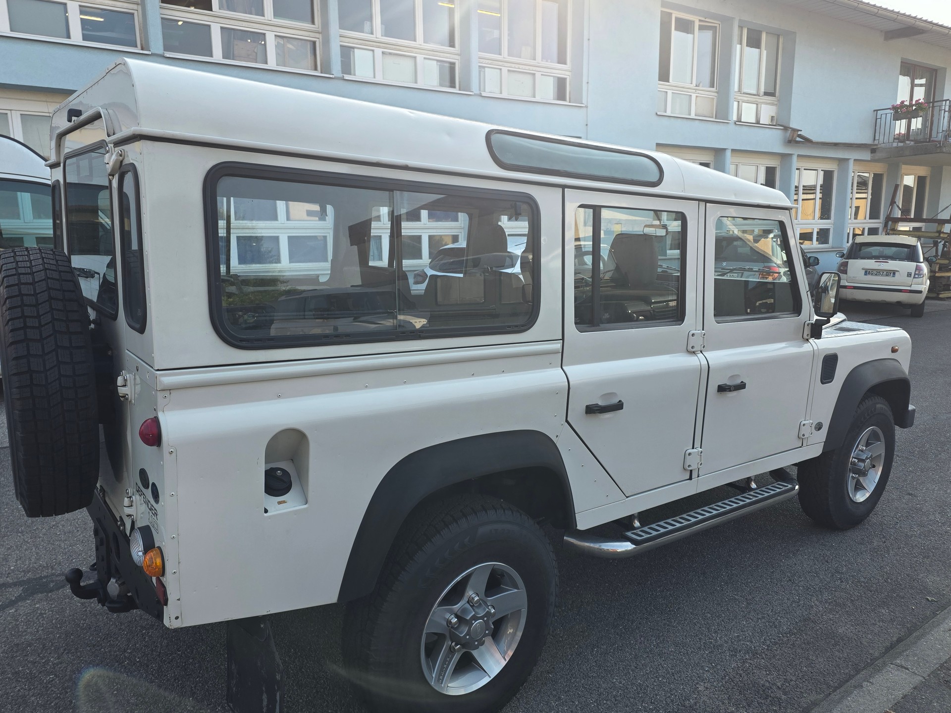 LAND ROVER Defender 110 SW 2.5 Td5-image-5