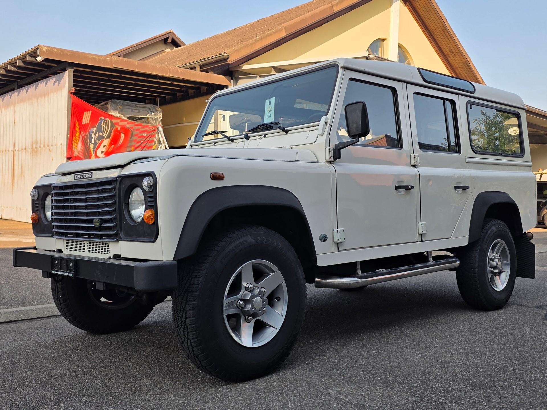 LAND ROVER Defender 110 SW 2.5 Td5-image-8