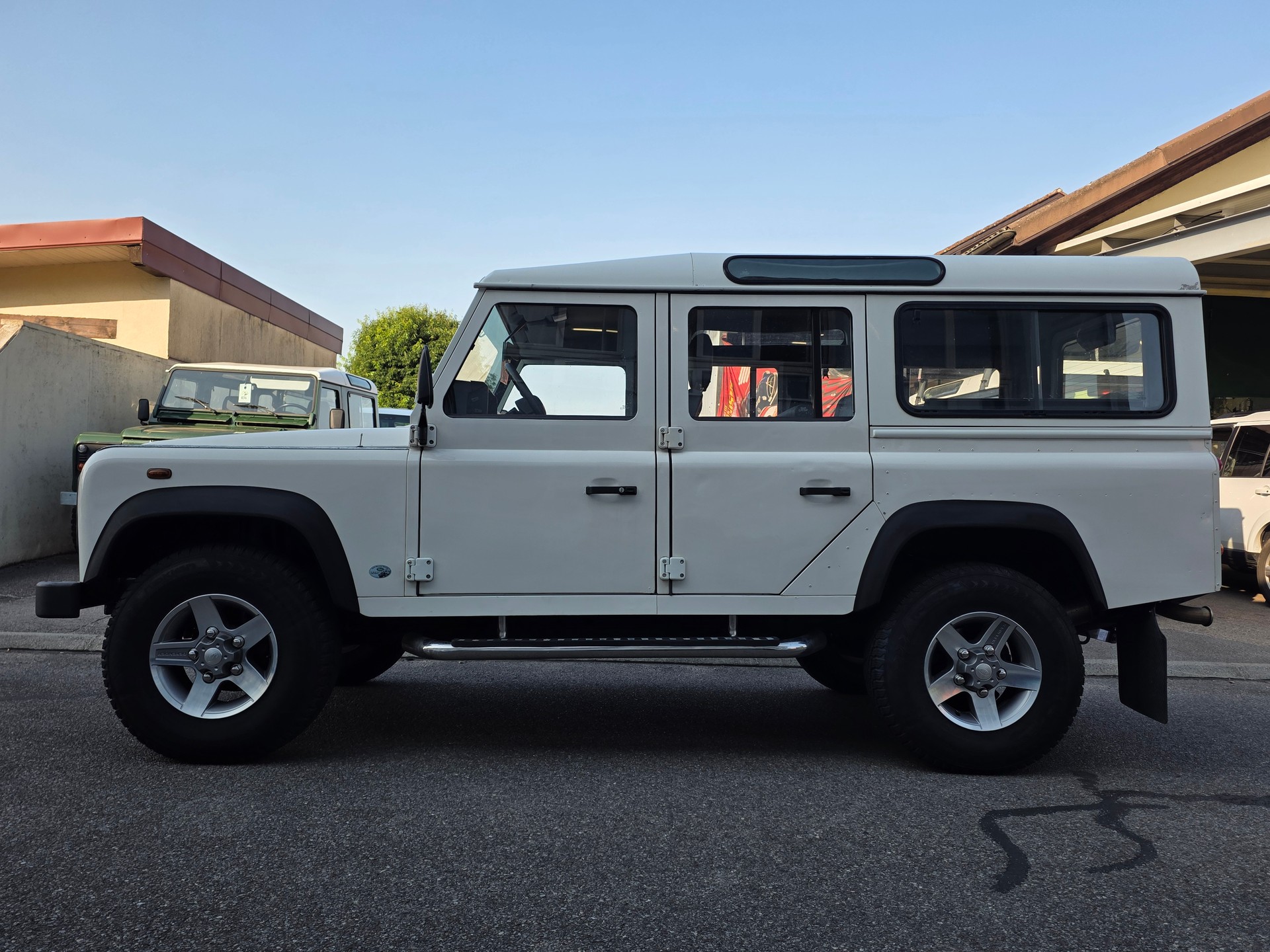LAND ROVER Defender 110 SW 2.5 Td5-image-3