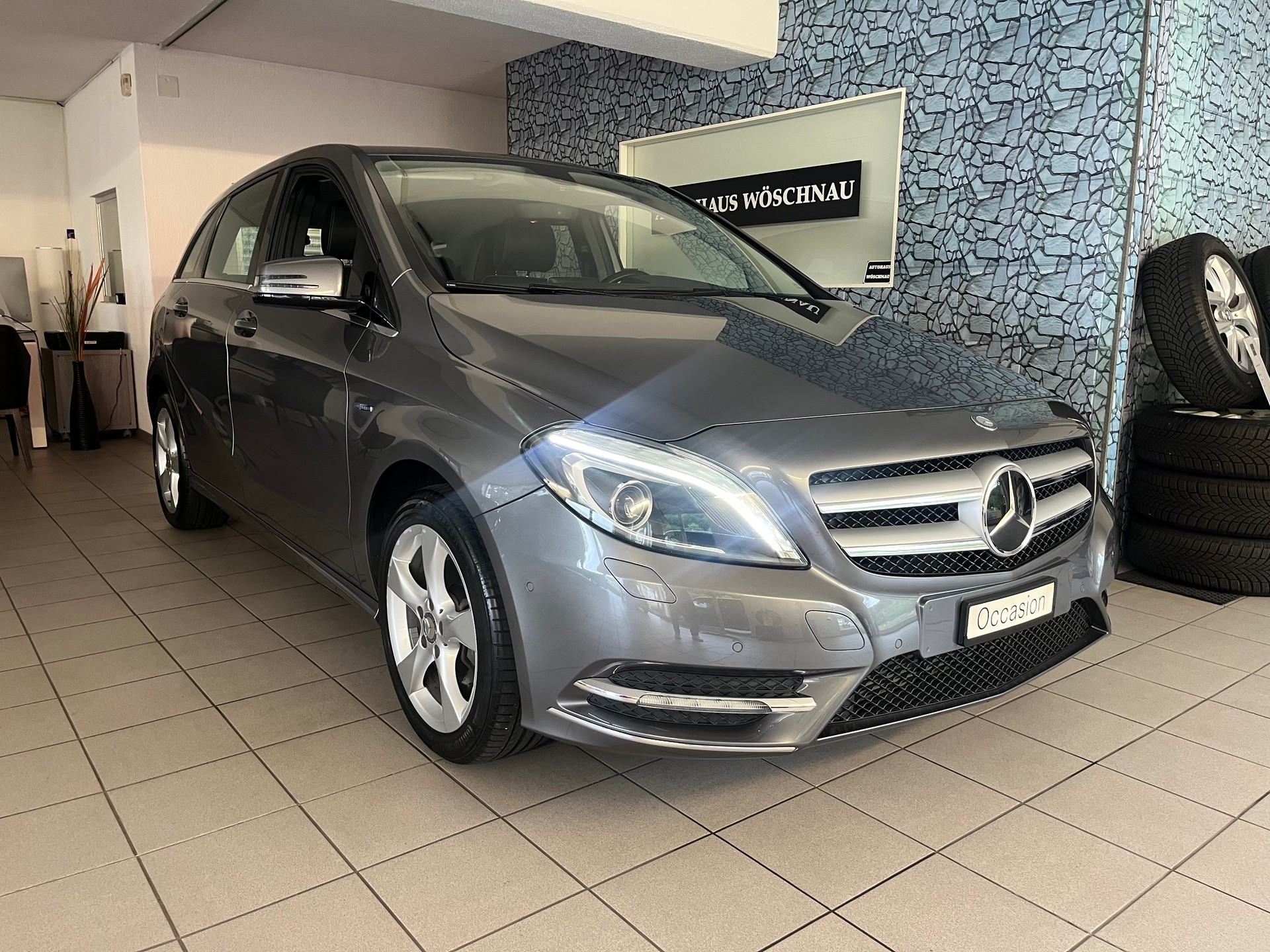 MERCEDES-BENZ B 180 7G-DCT