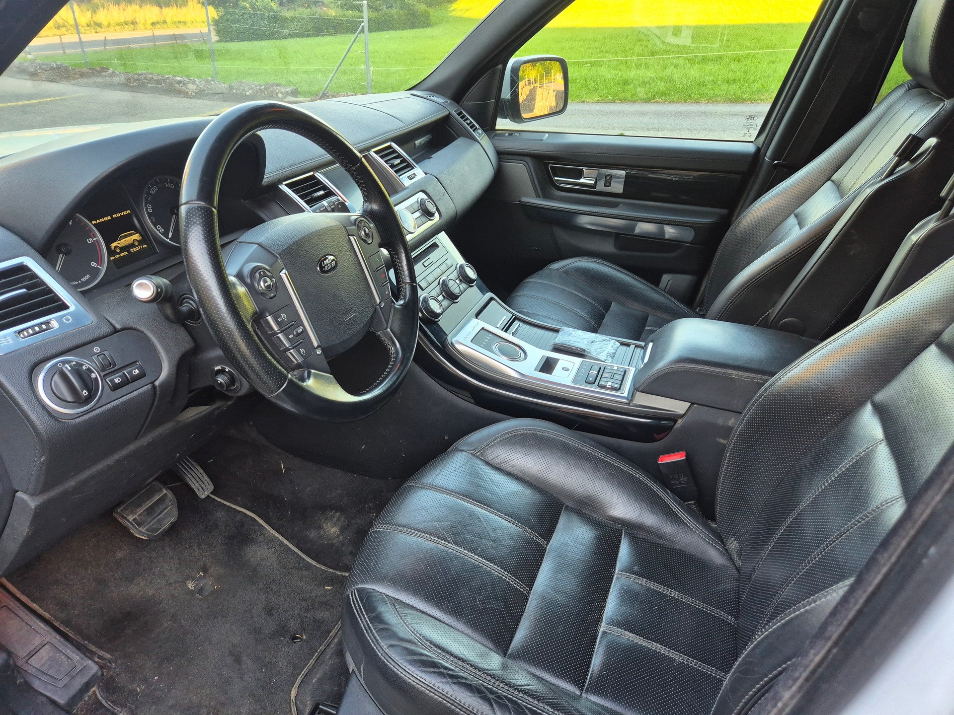 LAND ROVER Range Rover Sport 3.0 TDV6 HSE Automatic-image-5
