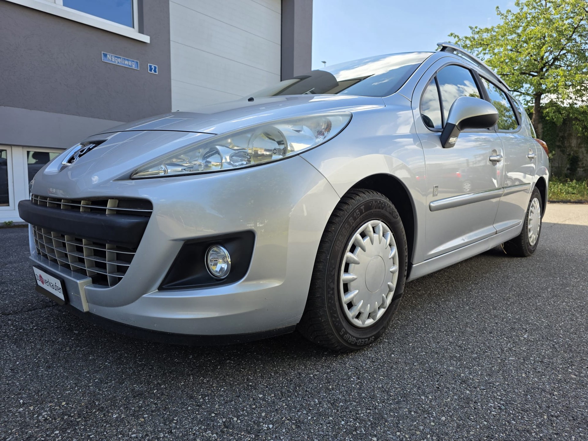 PEUGEOT 207 SW 1.4 16V Swiss Edition