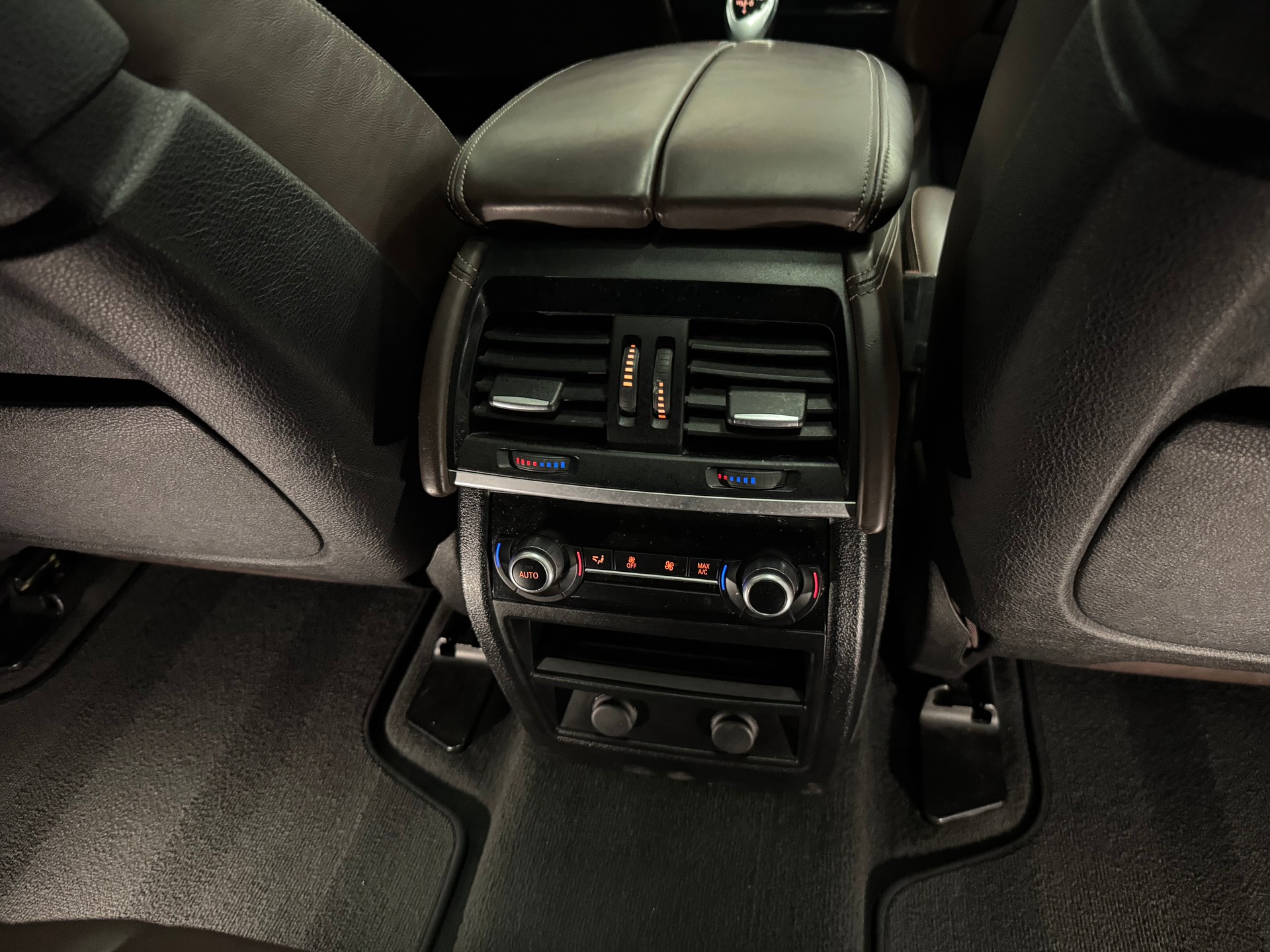 BMW X5 xDrive M50d Steptronic-image-29