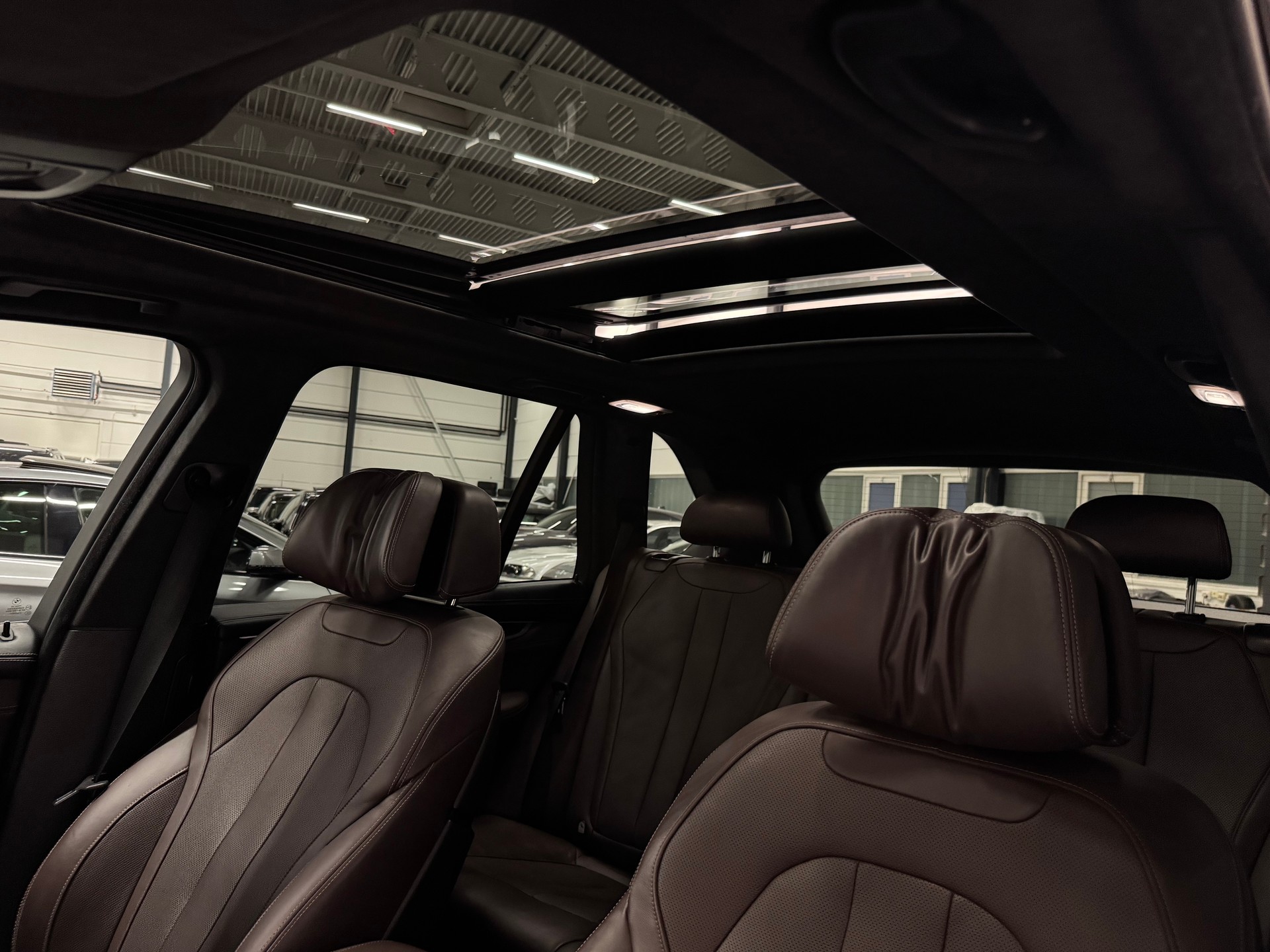 BMW X5 xDrive M50d Steptronic-image-18