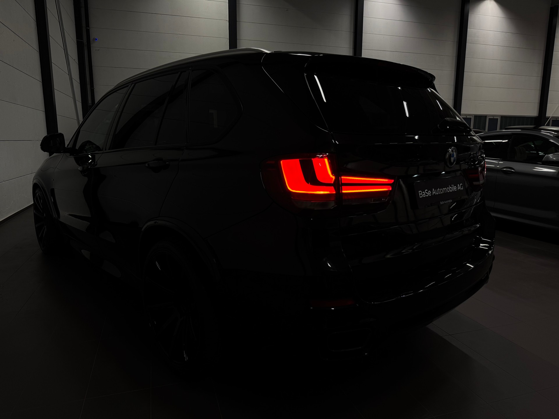BMW X5 xDrive M50d Steptronic-image-15