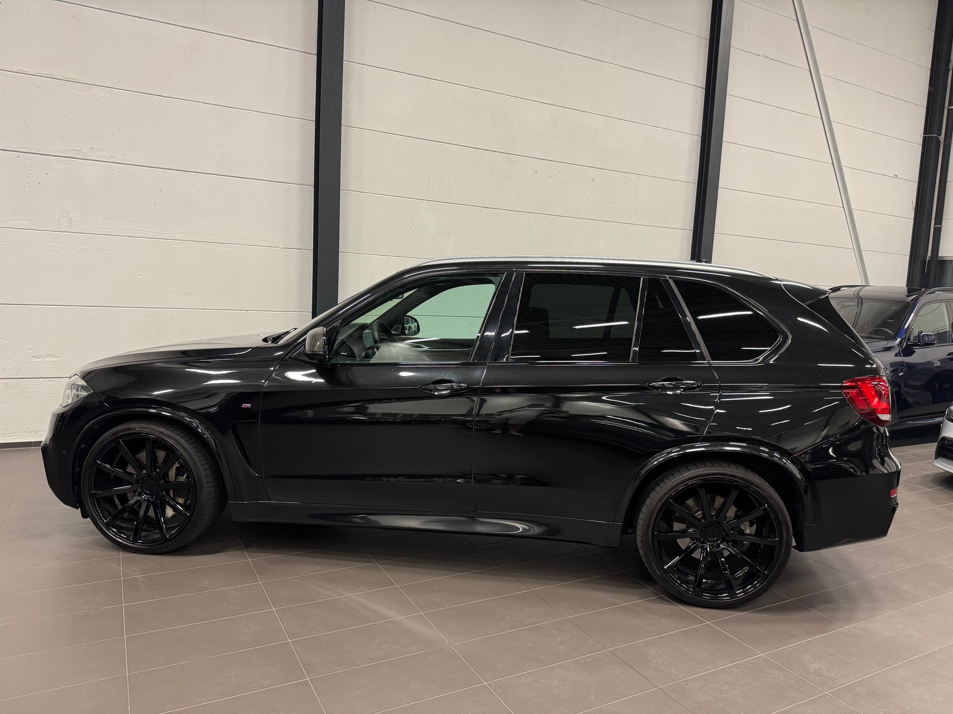 BMW X5 xDrive M50d Steptronic-image-13