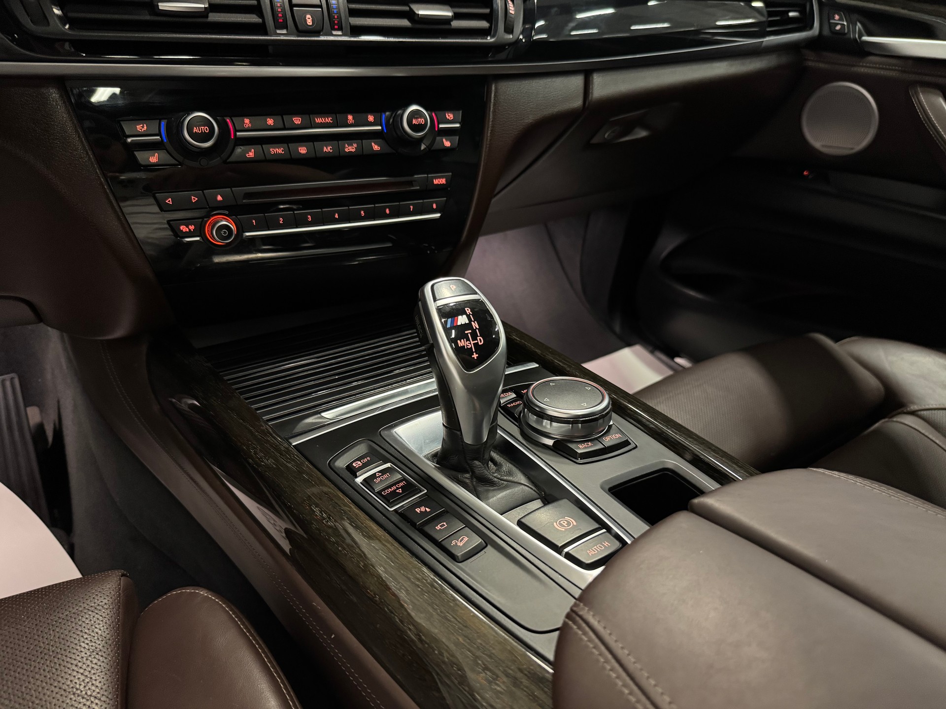 BMW X5 xDrive M50d Steptronic-image-28