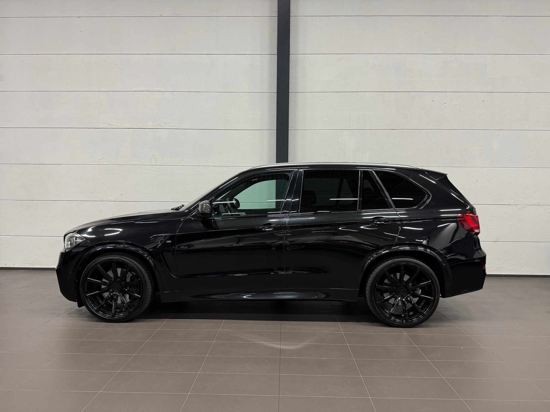 BMW X5 xDrive M50d Steptronic-image-9
