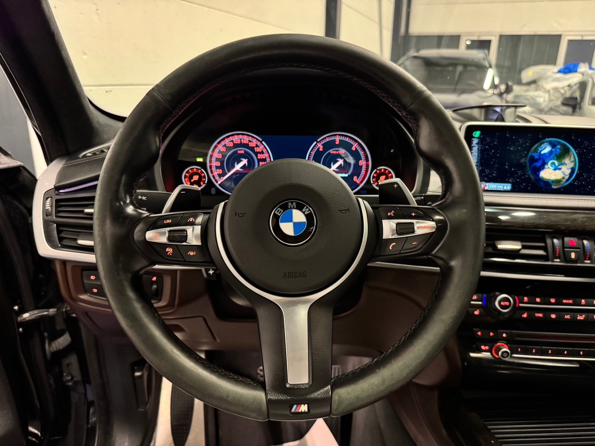 BMW X5 xDrive M50d Steptronic-image-25
