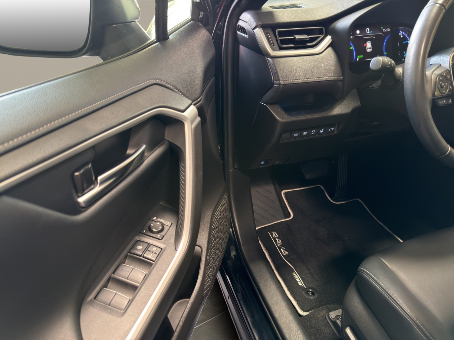 TOYOTA RAV4 2.5 HSD Black Edition-image-16